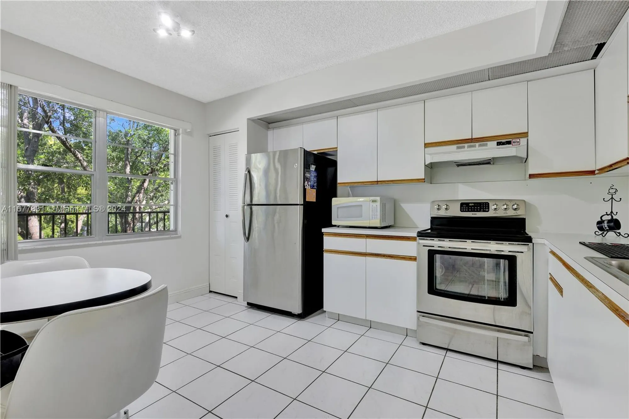 Property Slideshow image 7 of 29 | 12500 sw 6th st n311, Pembroke Pines, FL, 33027