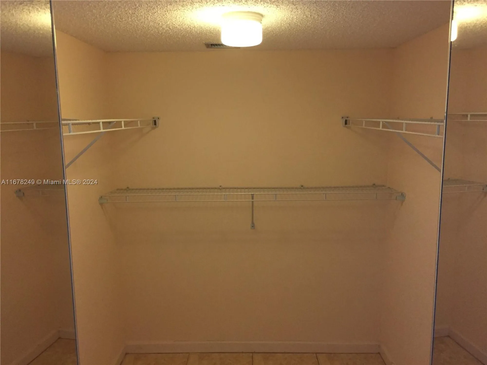 Property Slideshow image 14 of 30 | 10324 e clairmont cir # 101, Tamarac, FL, 33321