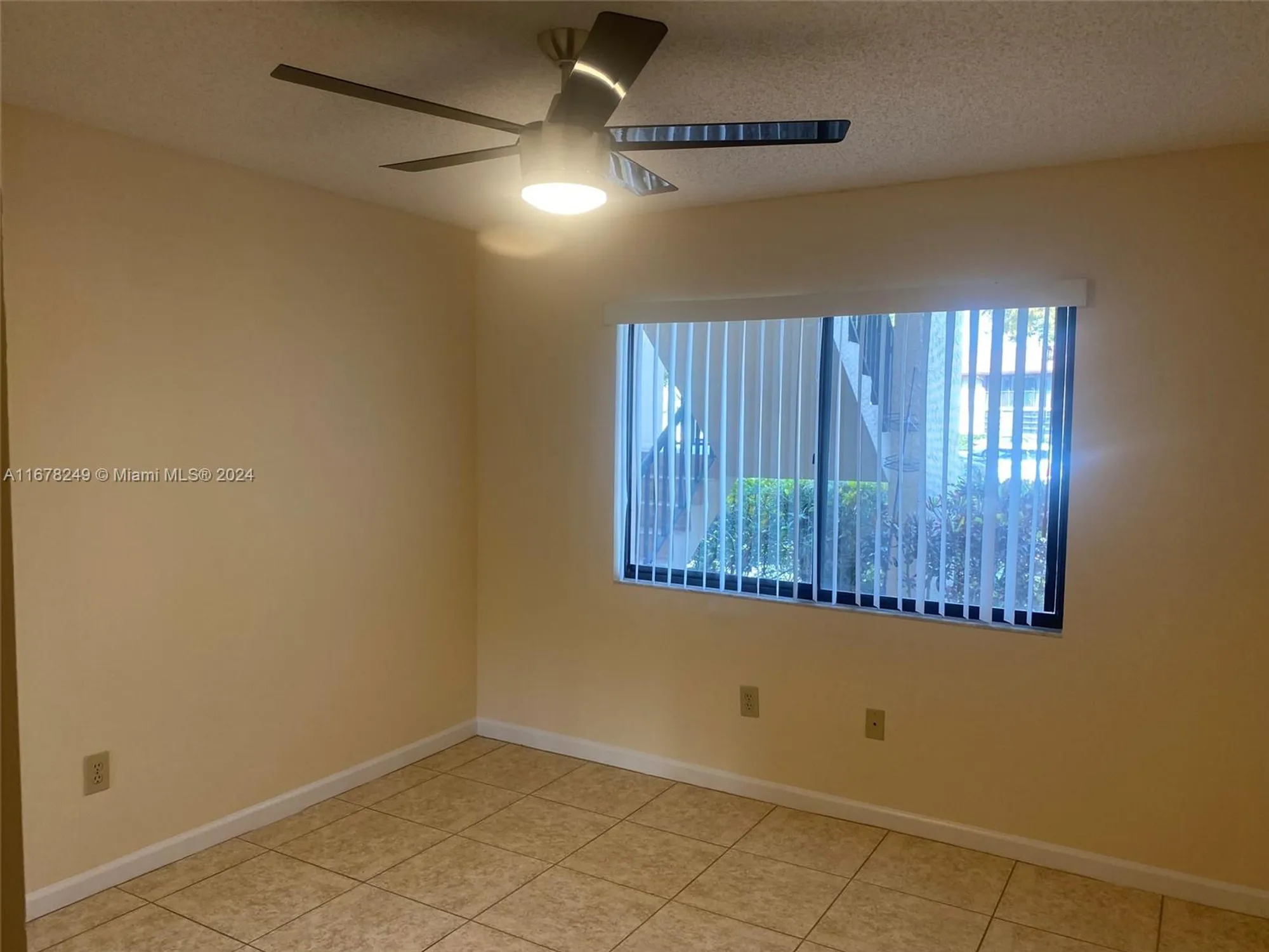 Property Slideshow image 15 of 30 | 10324 e clairmont cir # 101, Tamarac, FL, 33321