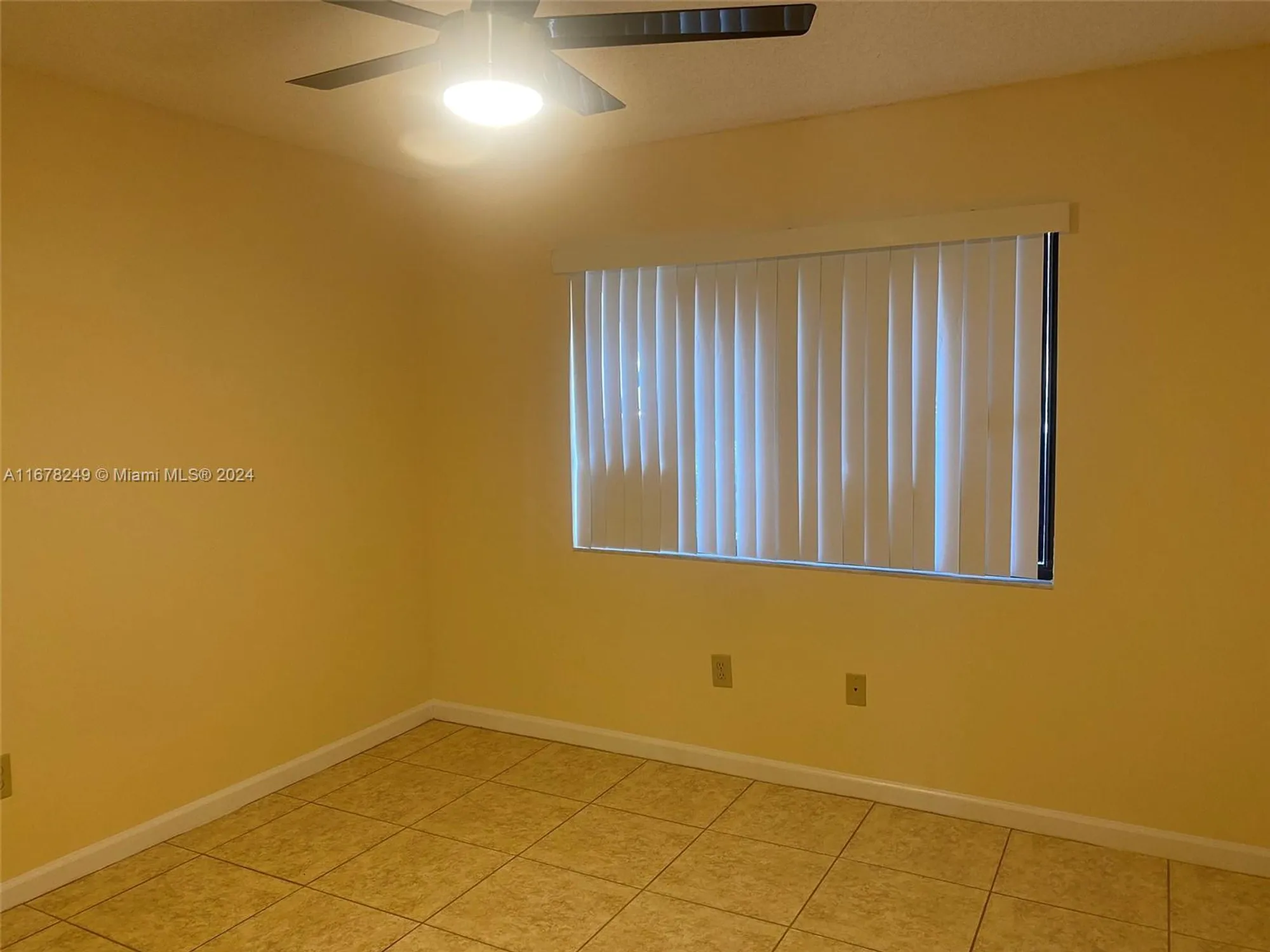 Property Slideshow image 16 of 30 | 10324 e clairmont cir # 101, Tamarac, FL, 33321