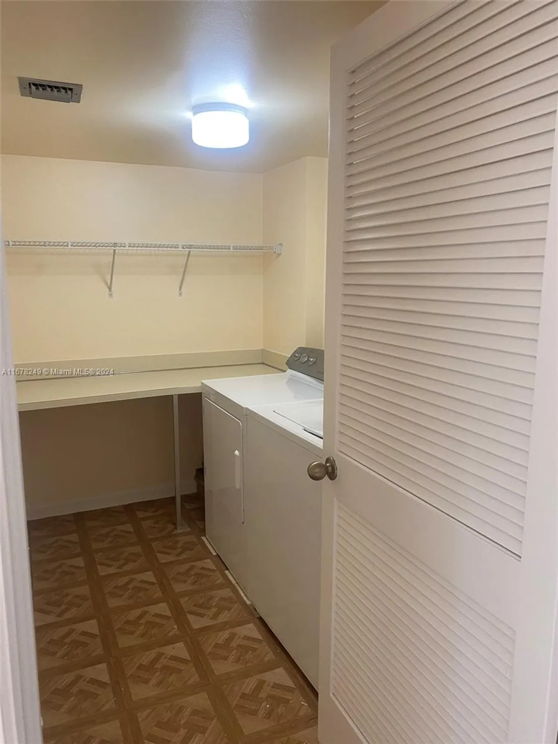 Property Slideshow image 10 of 30 | 10324 e clairmont cir # 101, Tamarac, FL, 33321