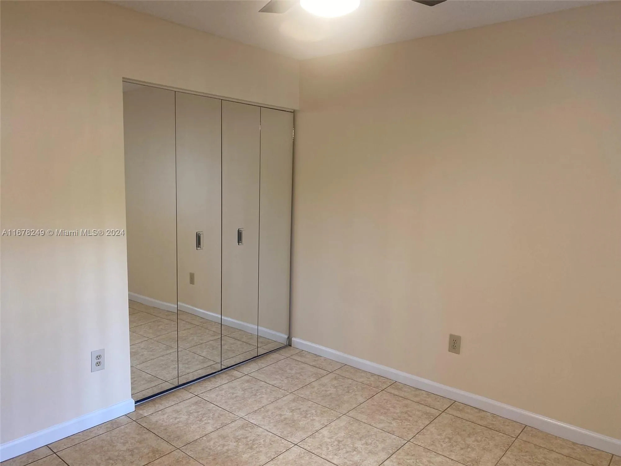 Property Slideshow image 13 of 30 | 10324 e clairmont cir # 101, Tamarac, FL, 33321