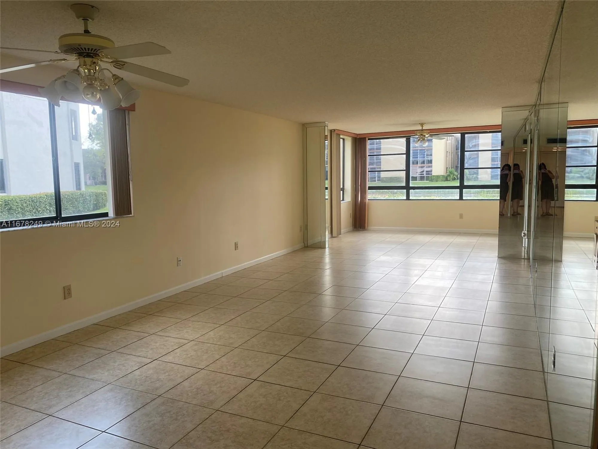 Property Slideshow image 7 of 30 | 10324 e clairmont cir # 101, Tamarac, FL, 33321