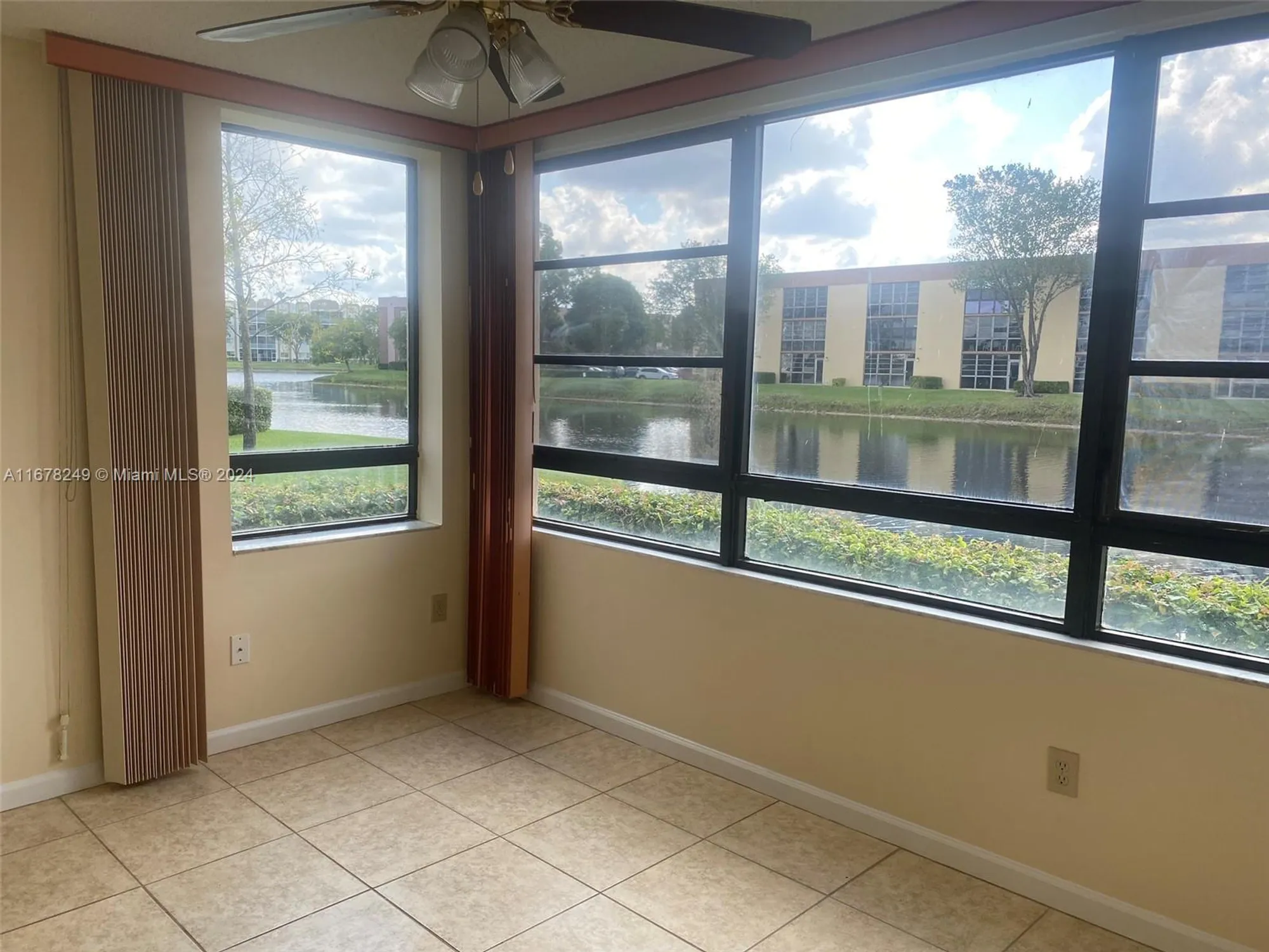 Property Slideshow image 8 of 30 | 10324 e clairmont cir # 101, Tamarac, FL, 33321