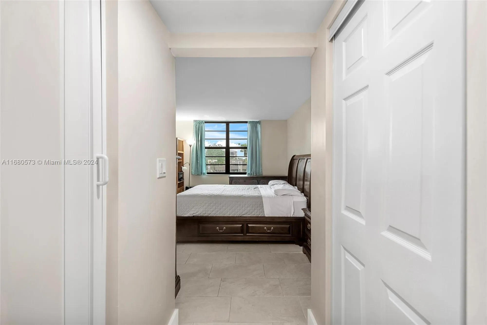 Property Slideshow image 26 of 37 | 1001 colony point cir apt 306, Pembroke Pines, FL, 33026