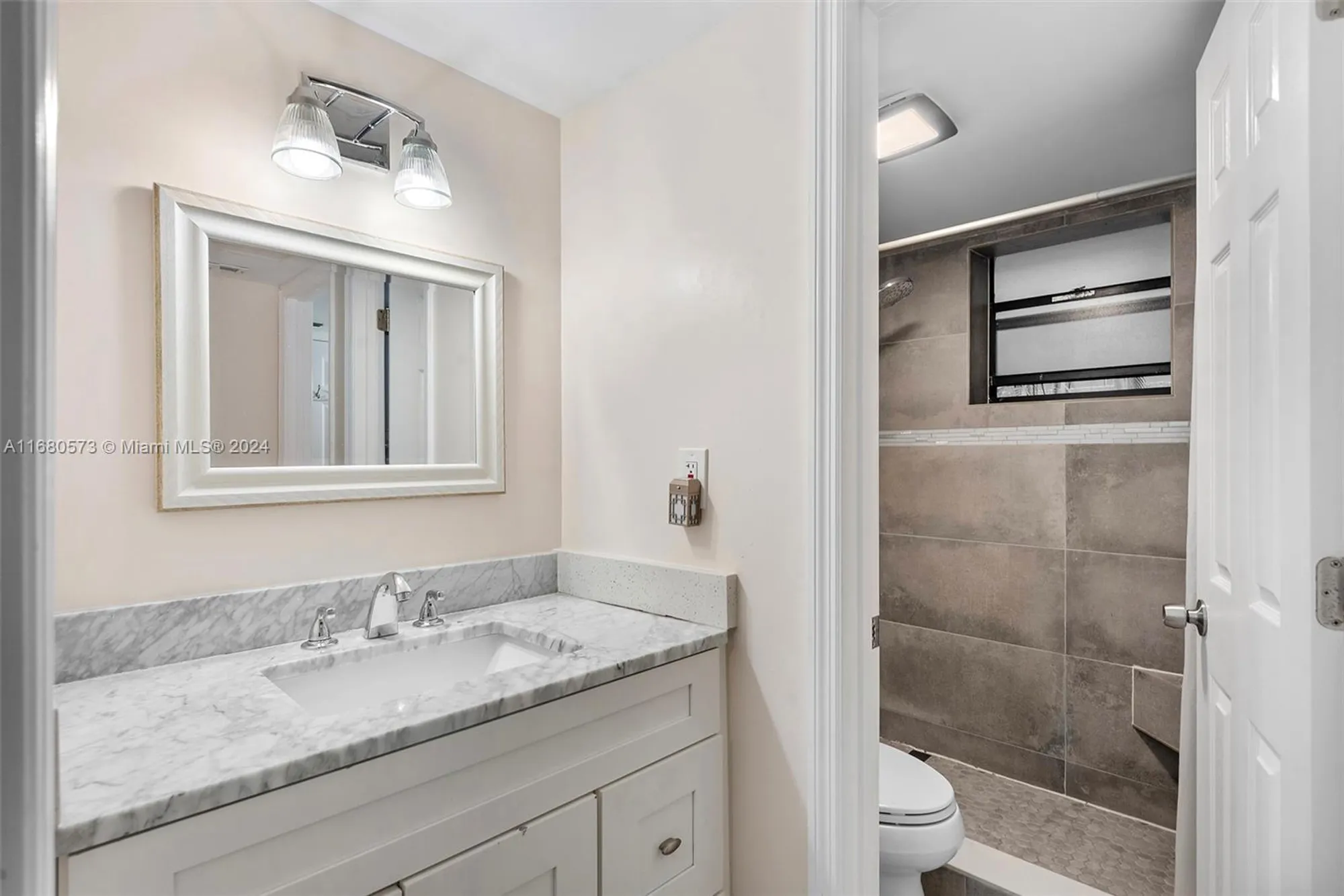 Property Slideshow image 28 of 37 | 1001 colony point cir apt 306, Pembroke Pines, FL, 33026