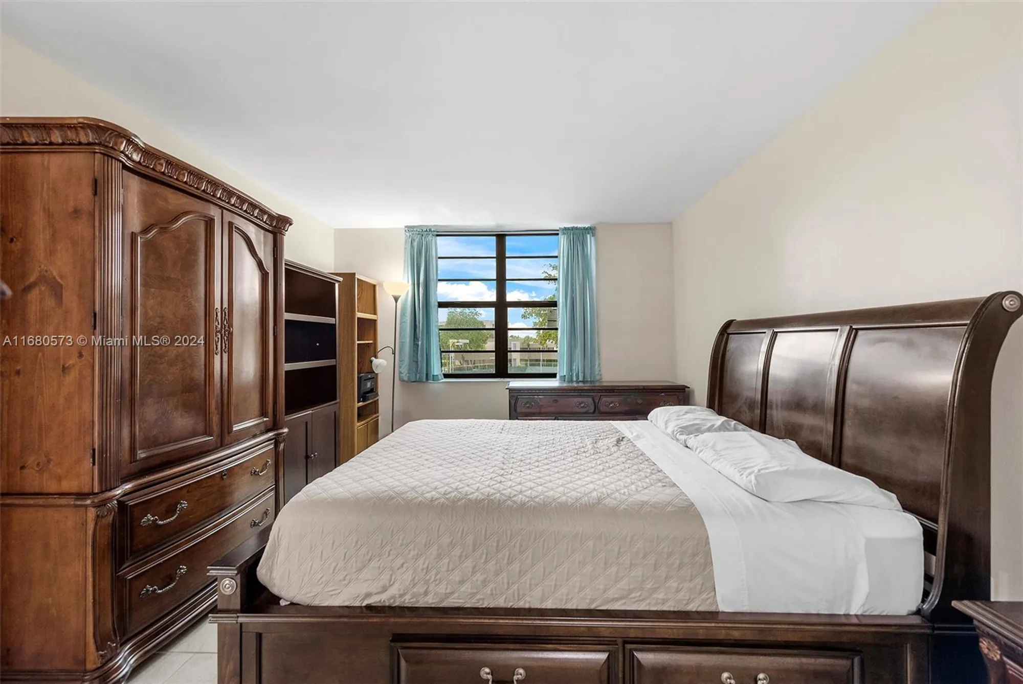 Property Slideshow image 23 of 37 | 1001 colony point cir apt 306, Pembroke Pines, FL, 33026