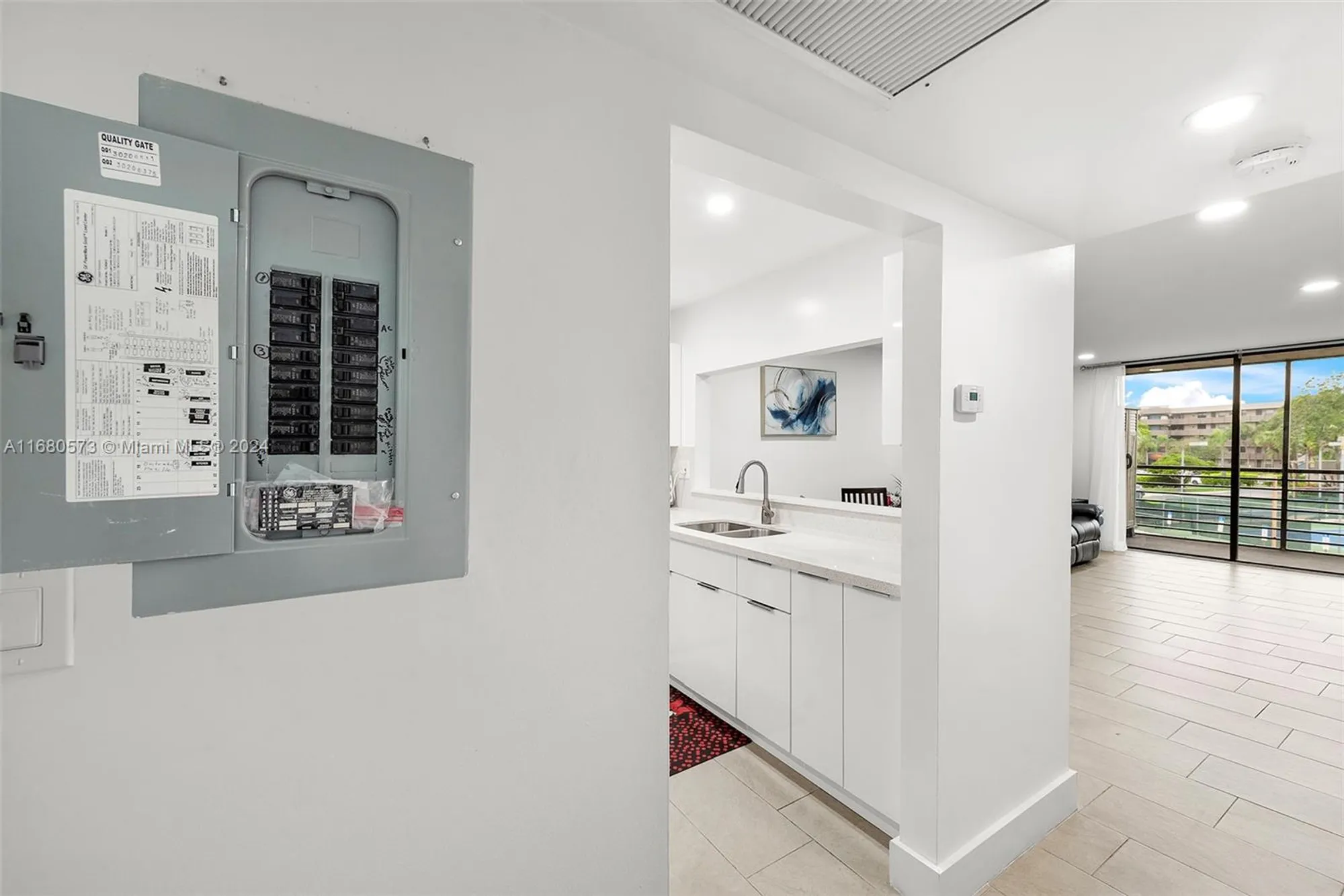 Property Slideshow image 36 of 37 | 1001 colony point cir apt 306, Pembroke Pines, FL, 33026