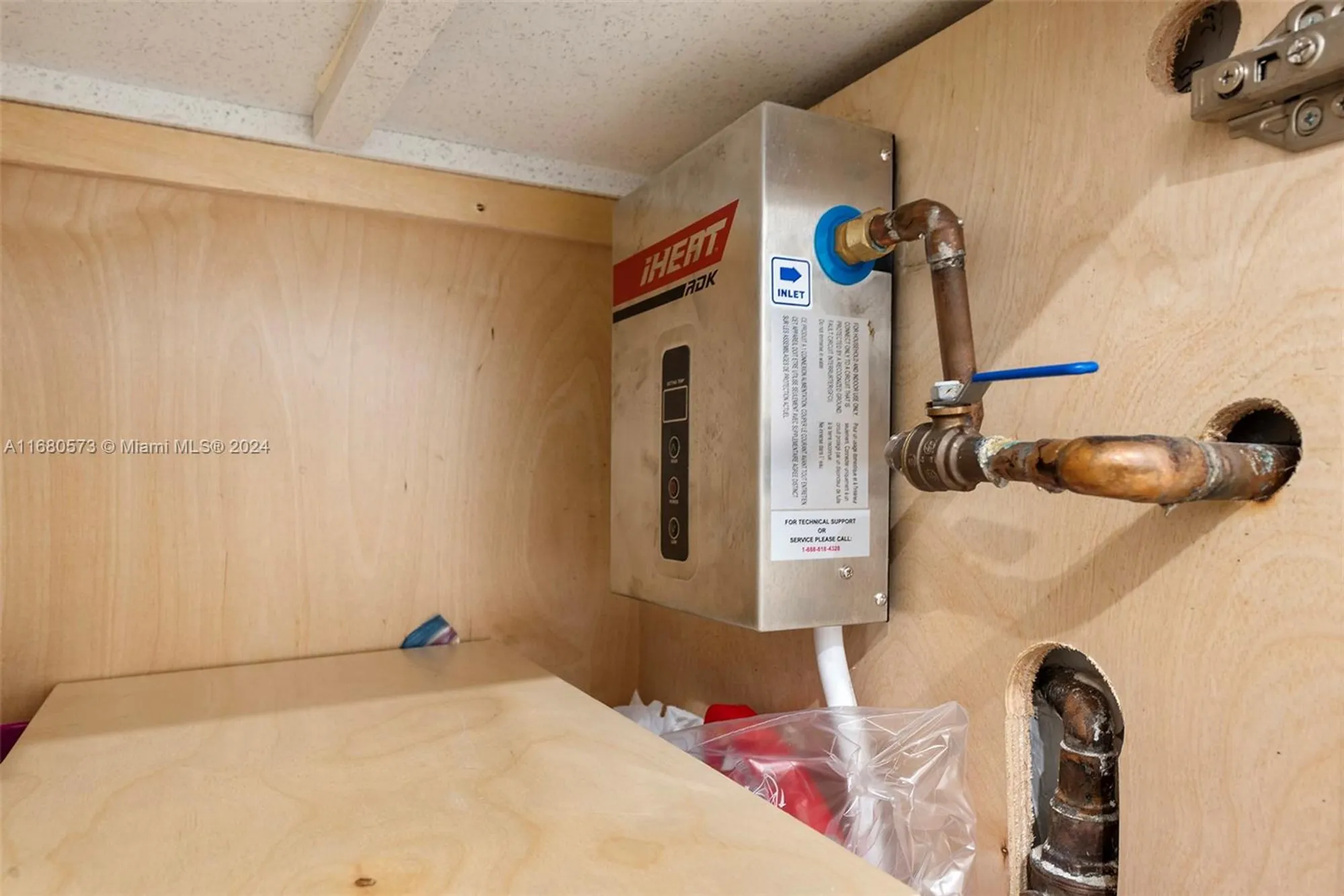 Property Slideshow image 37 of 37 | 1001 colony point cir apt 306, Pembroke Pines, FL, 33026