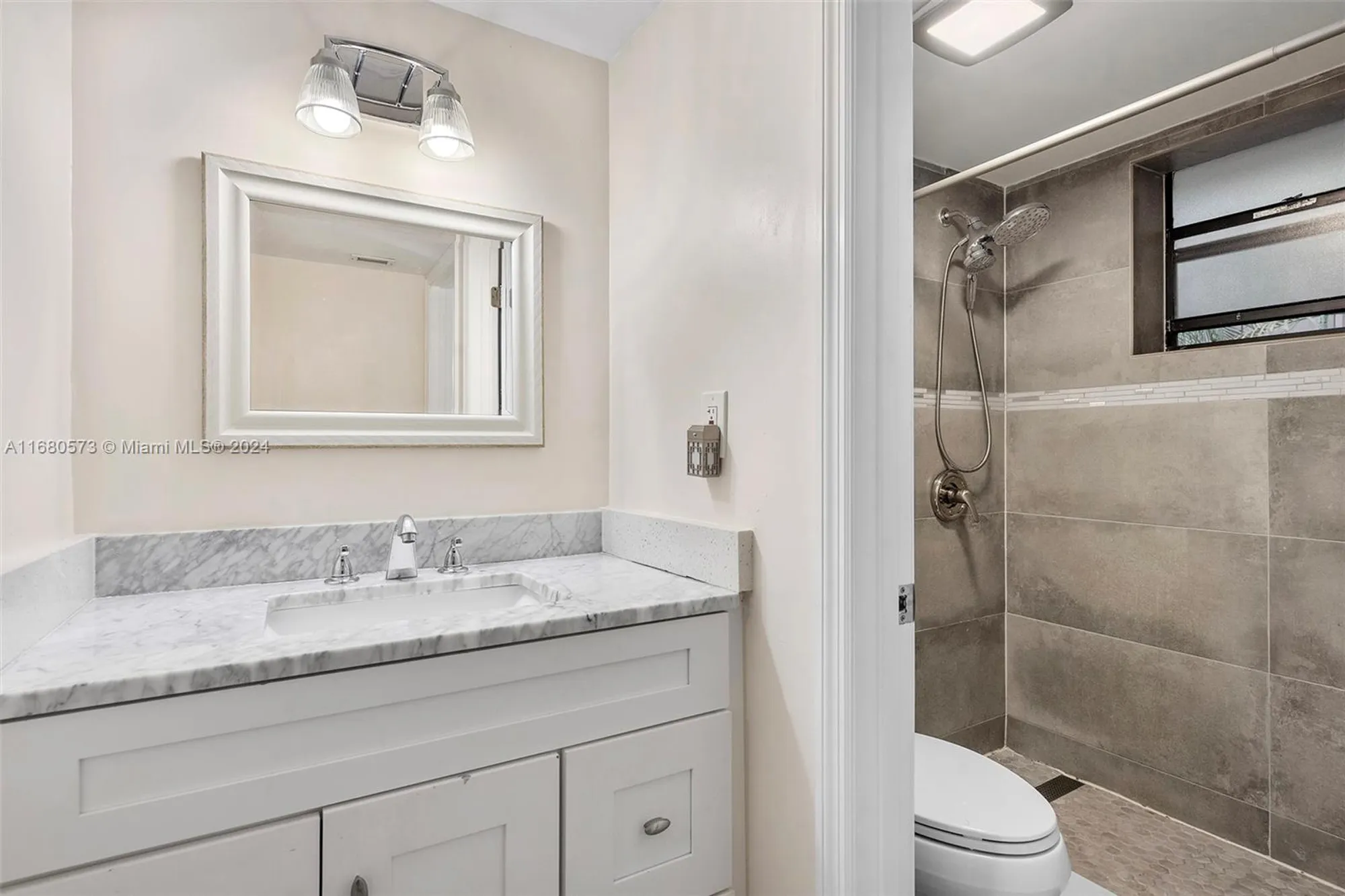 Property Slideshow image 32 of 37 | 1001 colony point cir apt 306, Pembroke Pines, FL, 33026