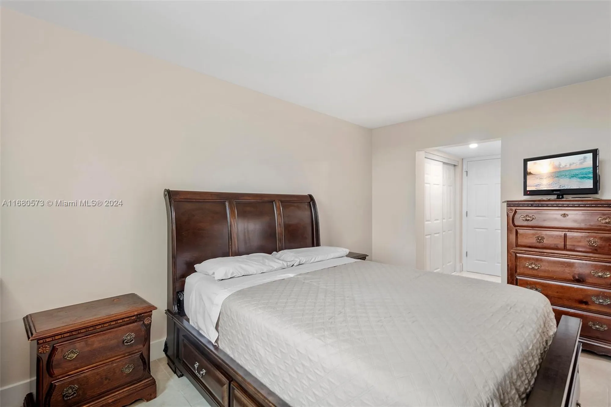 Property Slideshow image 33 of 37 | 1001 colony point cir apt 306, Pembroke Pines, FL, 33026