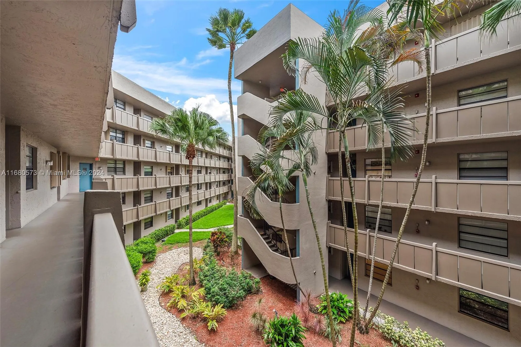 Property Slideshow image 4 of 37 | 1001 colony point cir apt 306, Pembroke Pines, FL, 33026