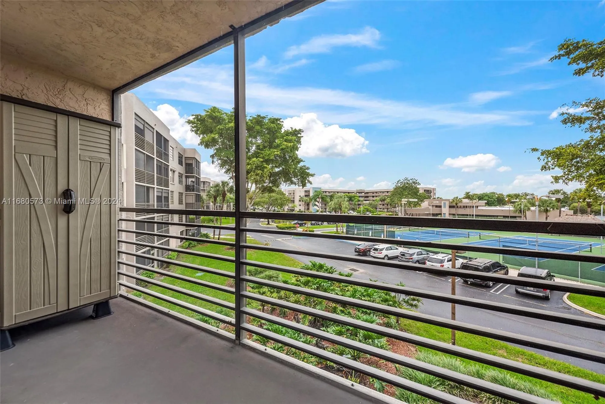 Property Slideshow image 5 of 37 | 1001 colony point cir apt 306, Pembroke Pines, FL, 33026