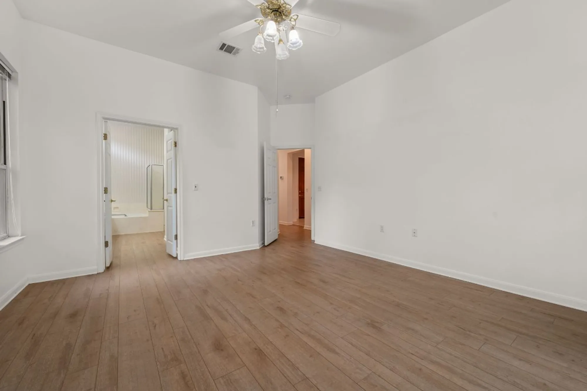 Property Slideshow image 17 of 40 | 133 crystal springs dr, Georgetown, TX, 78633