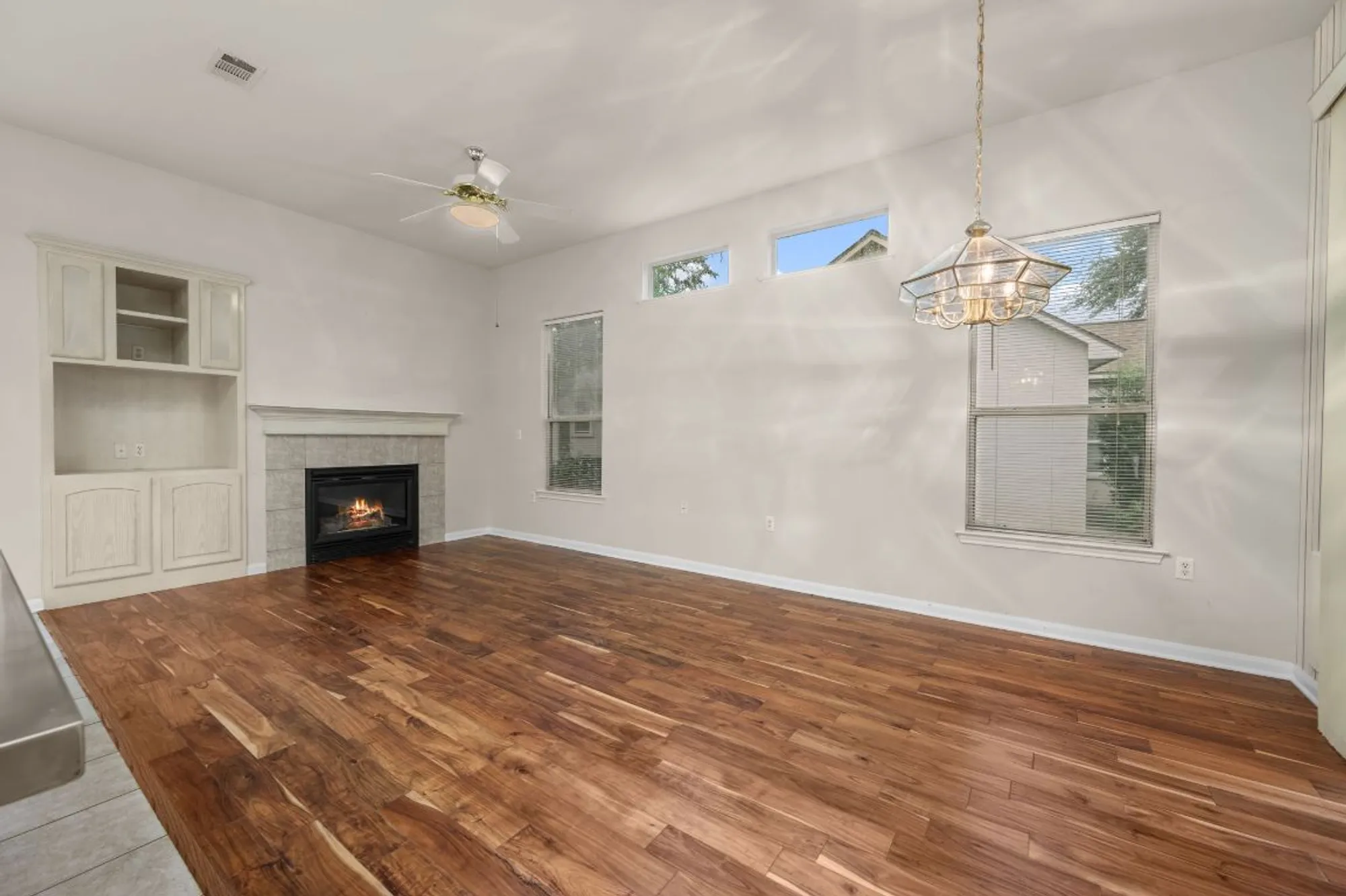 Property Slideshow image 13 of 40 | 133 crystal springs dr, Georgetown, TX, 78633