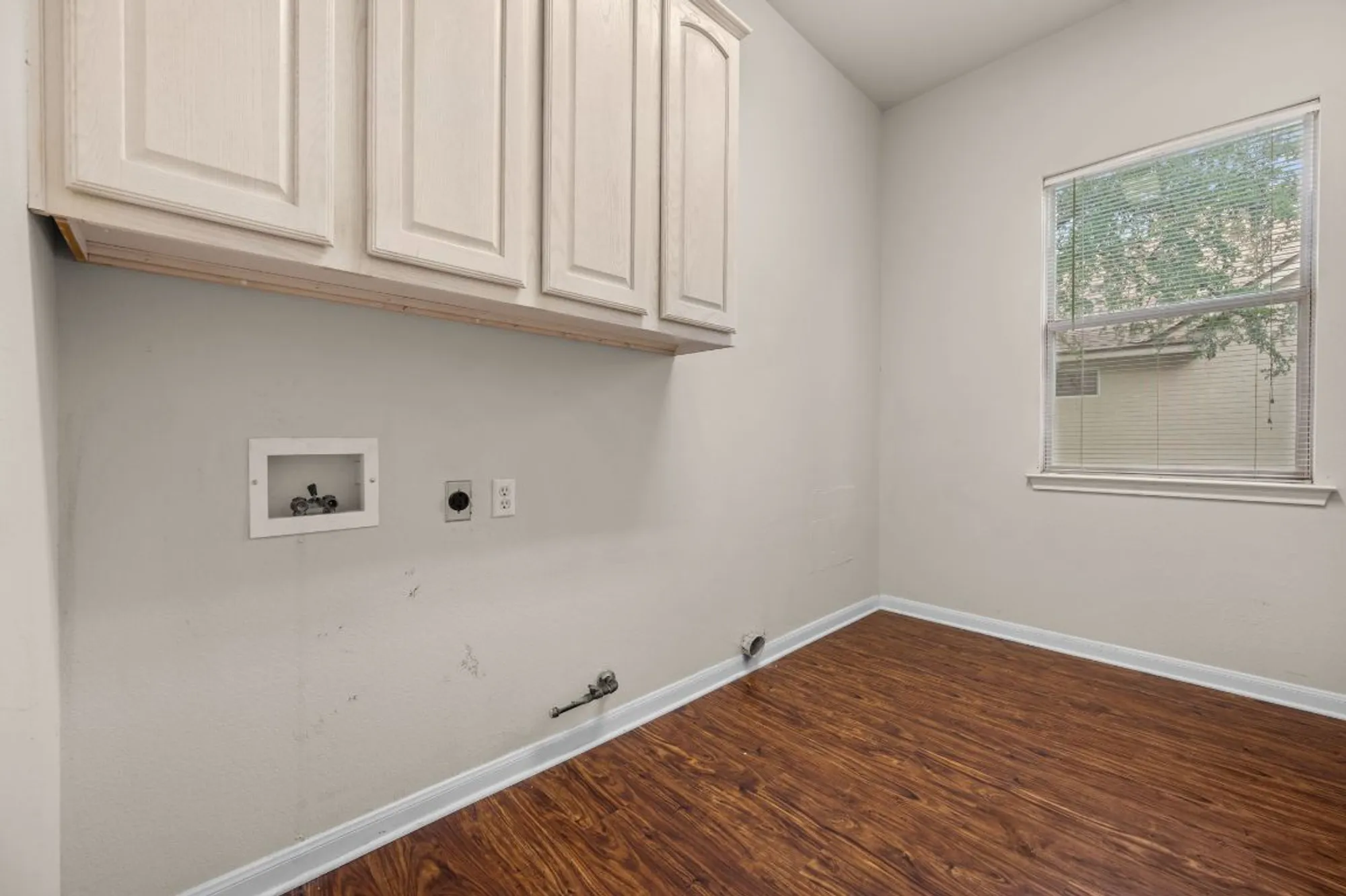 Property Slideshow image 27 of 40 | 133 crystal springs dr, Georgetown, TX, 78633