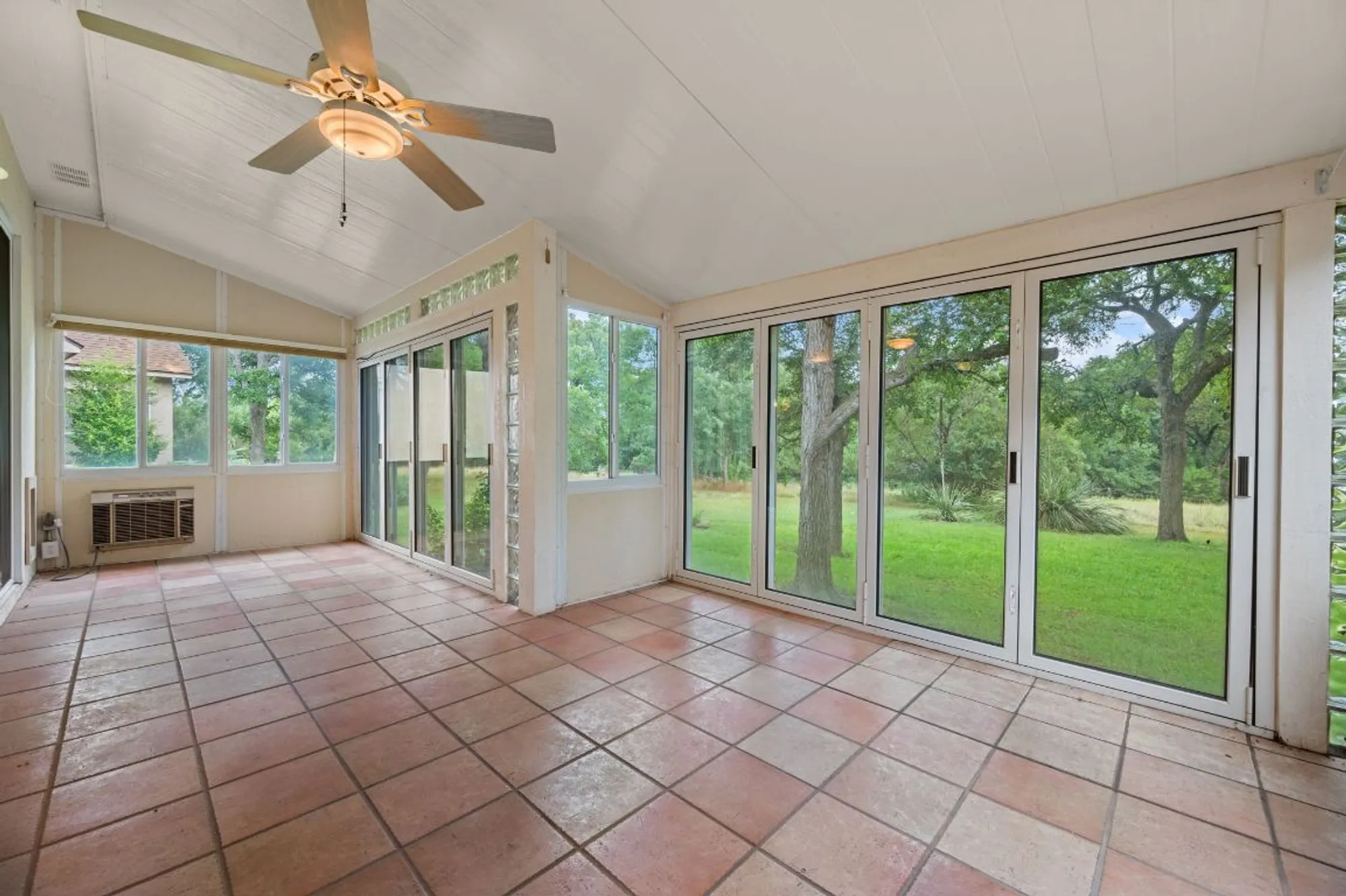 Property Slideshow image 29 of 40 | 133 crystal springs dr, Georgetown, TX, 78633