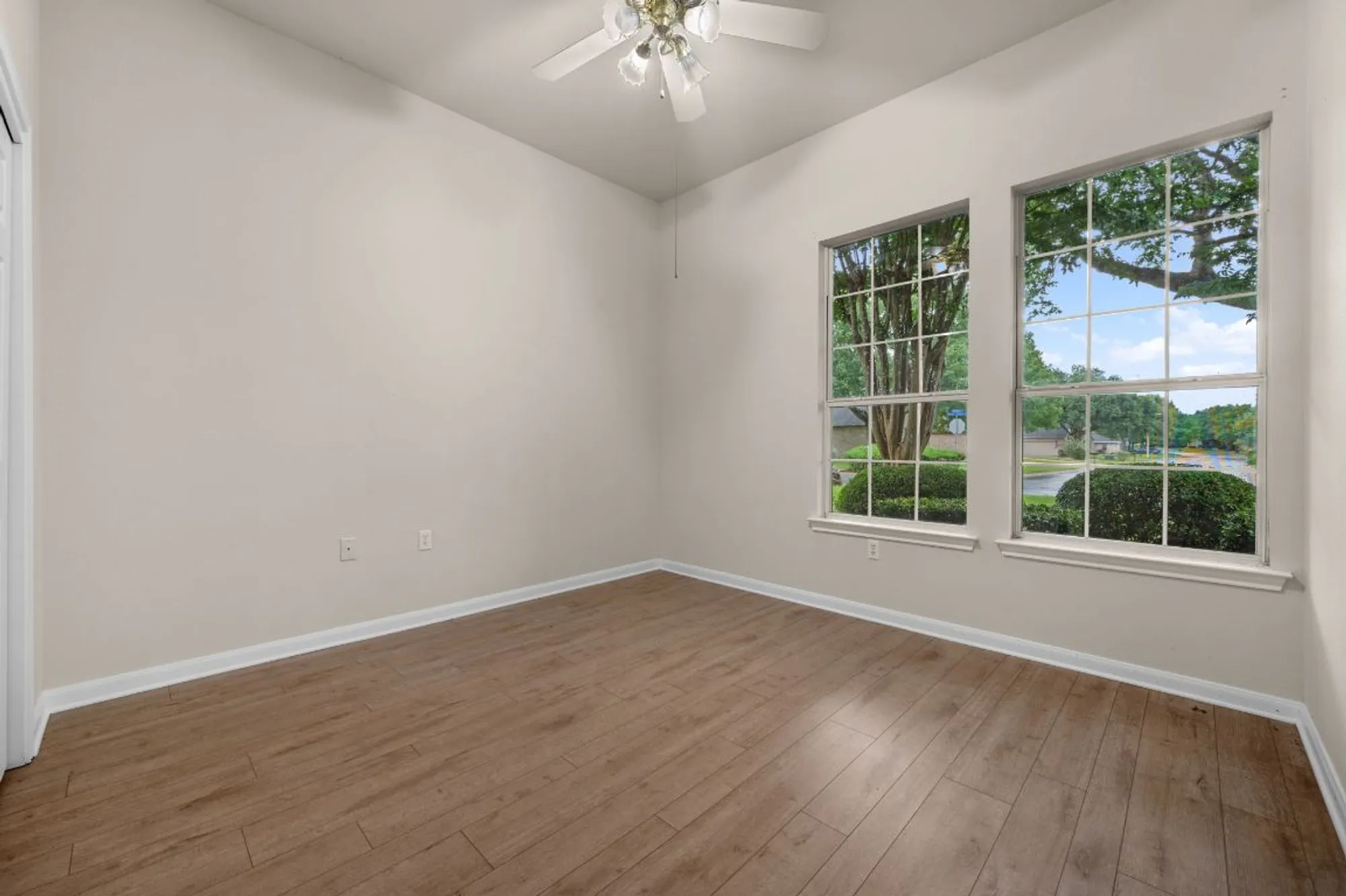 Property Slideshow image 21 of 40 | 133 crystal springs dr, Georgetown, TX, 78633