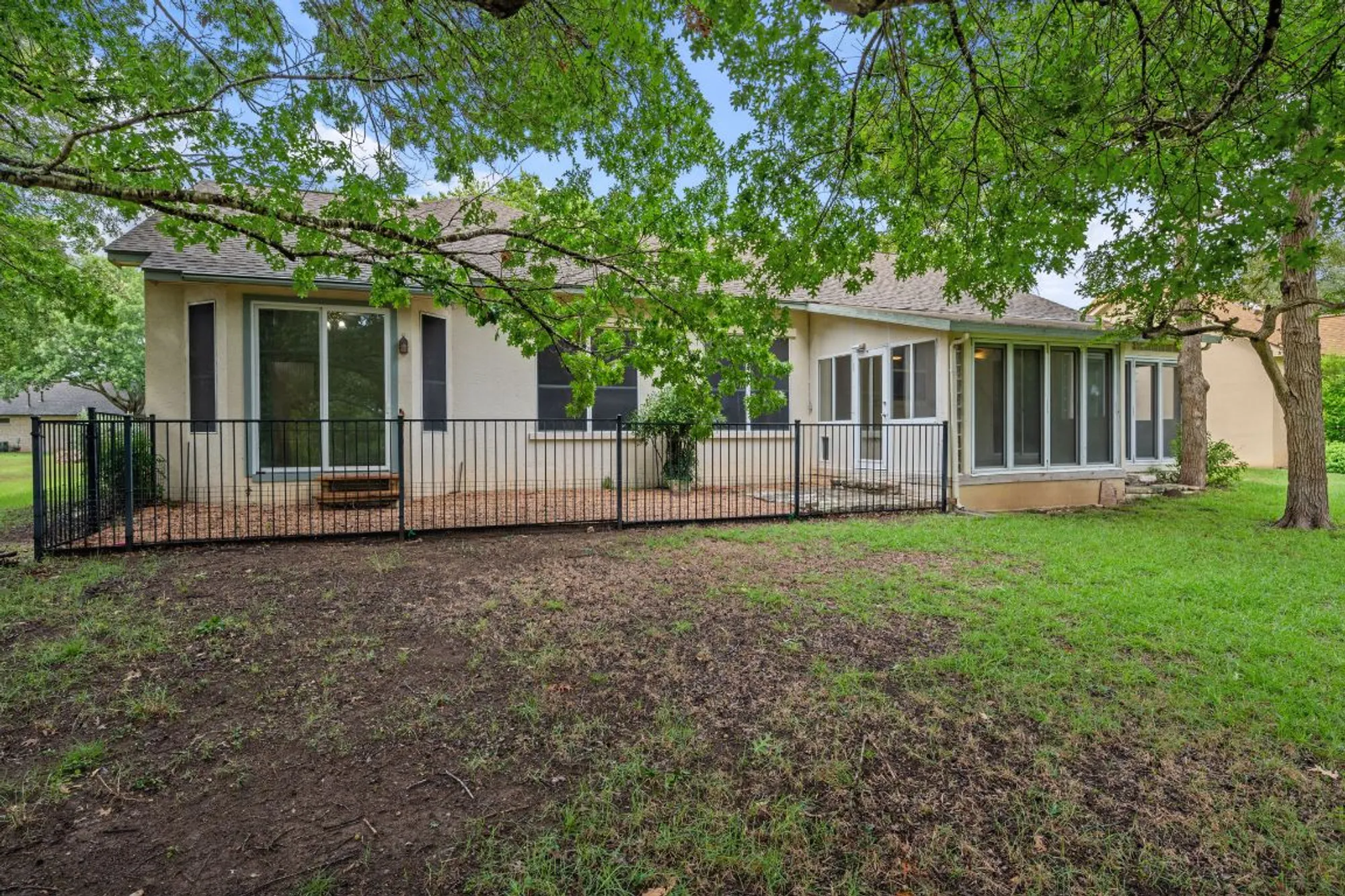 Property Slideshow image 31 of 40 | 133 crystal springs dr, Georgetown, TX, 78633