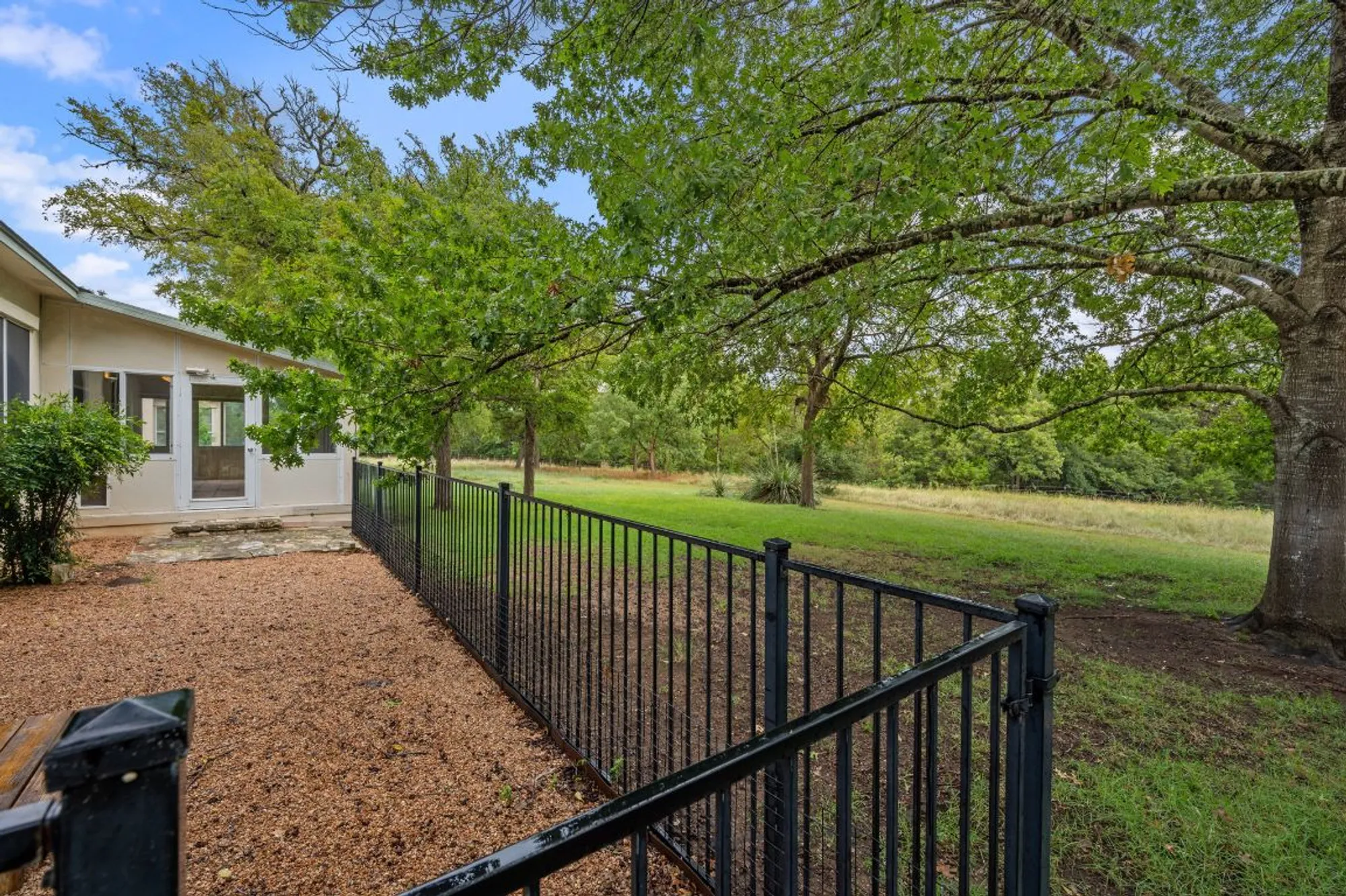 Property Slideshow image 33 of 40 | 133 crystal springs dr, Georgetown, TX, 78633