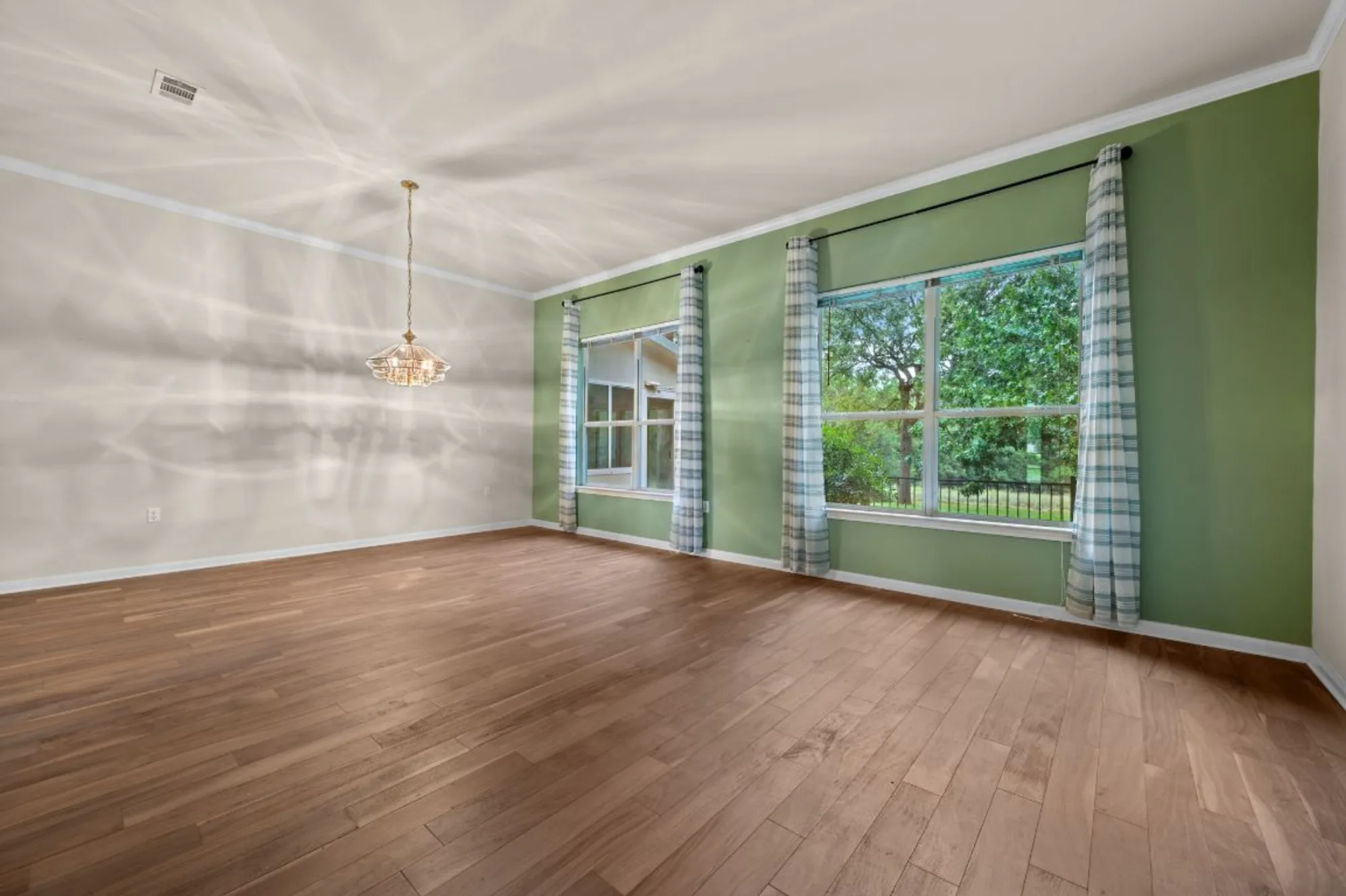 Property Slideshow image 5 of 40 | 133 crystal springs dr, Georgetown, TX, 78633