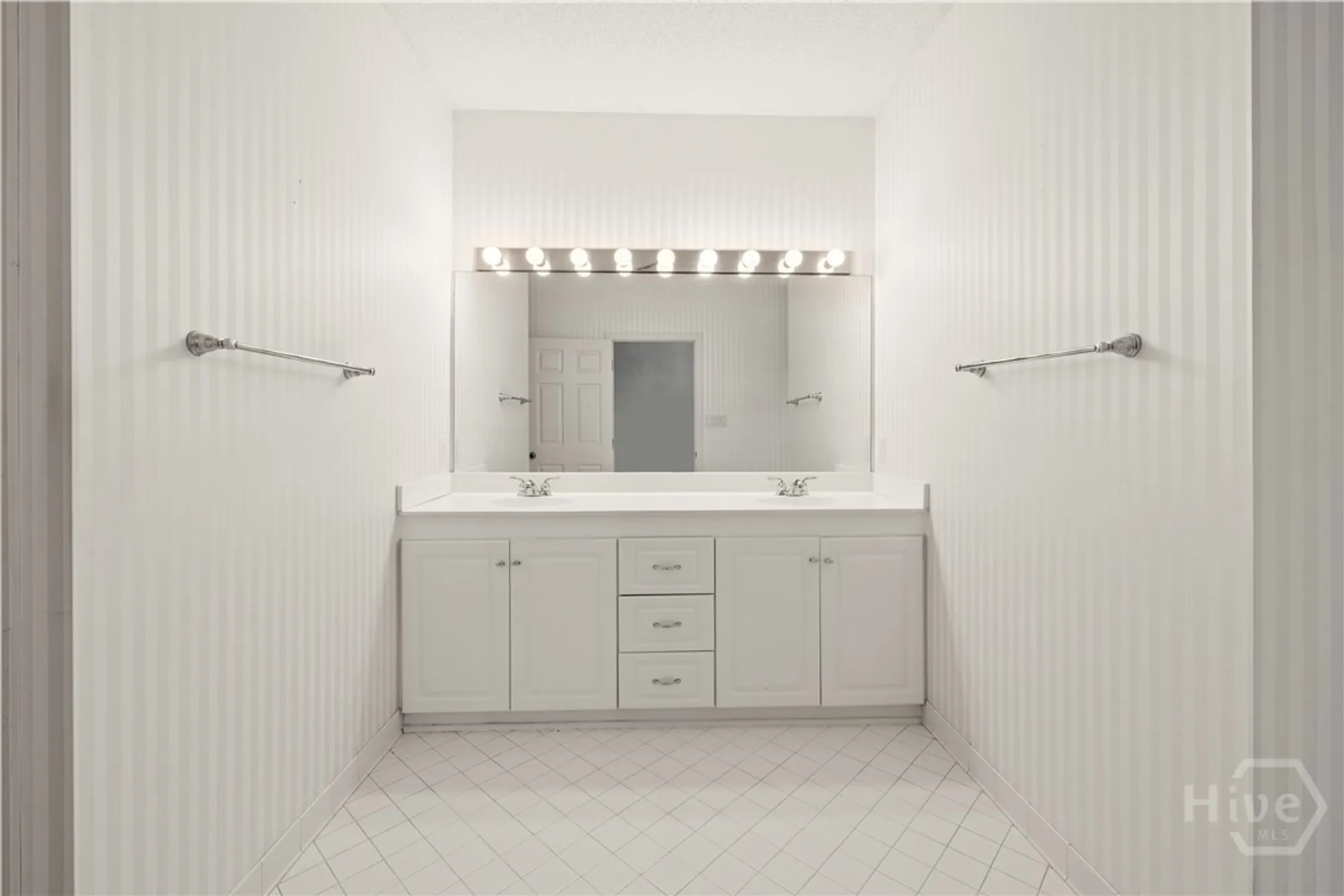 Property Slideshow image 19 of 48 | 3 inigo jones ln, Savannah, GA, 31411