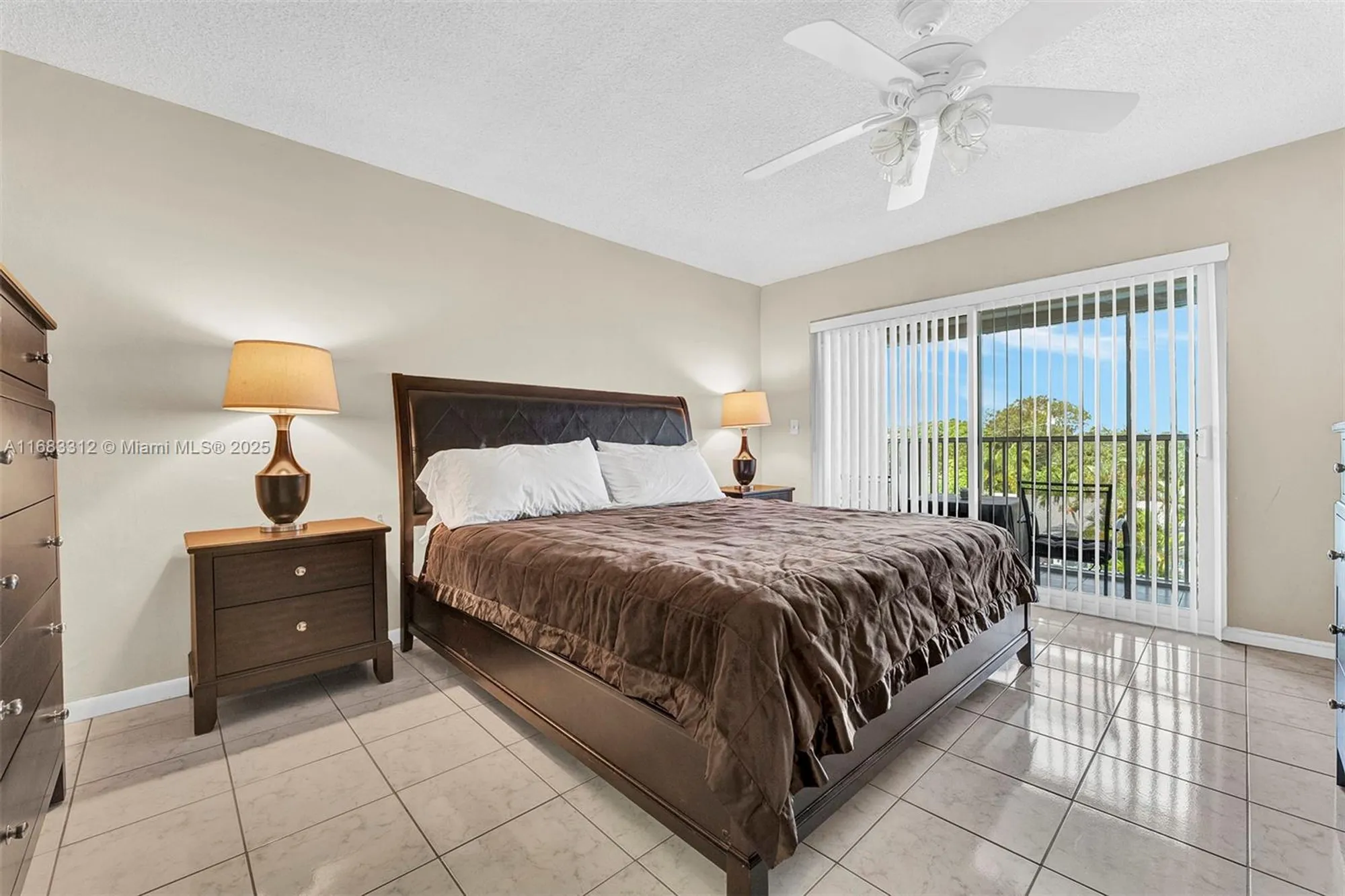 Property Slideshow image 16 of 26 | 330 se 2nd st 303f, Hallandale Beach, FL, 33009