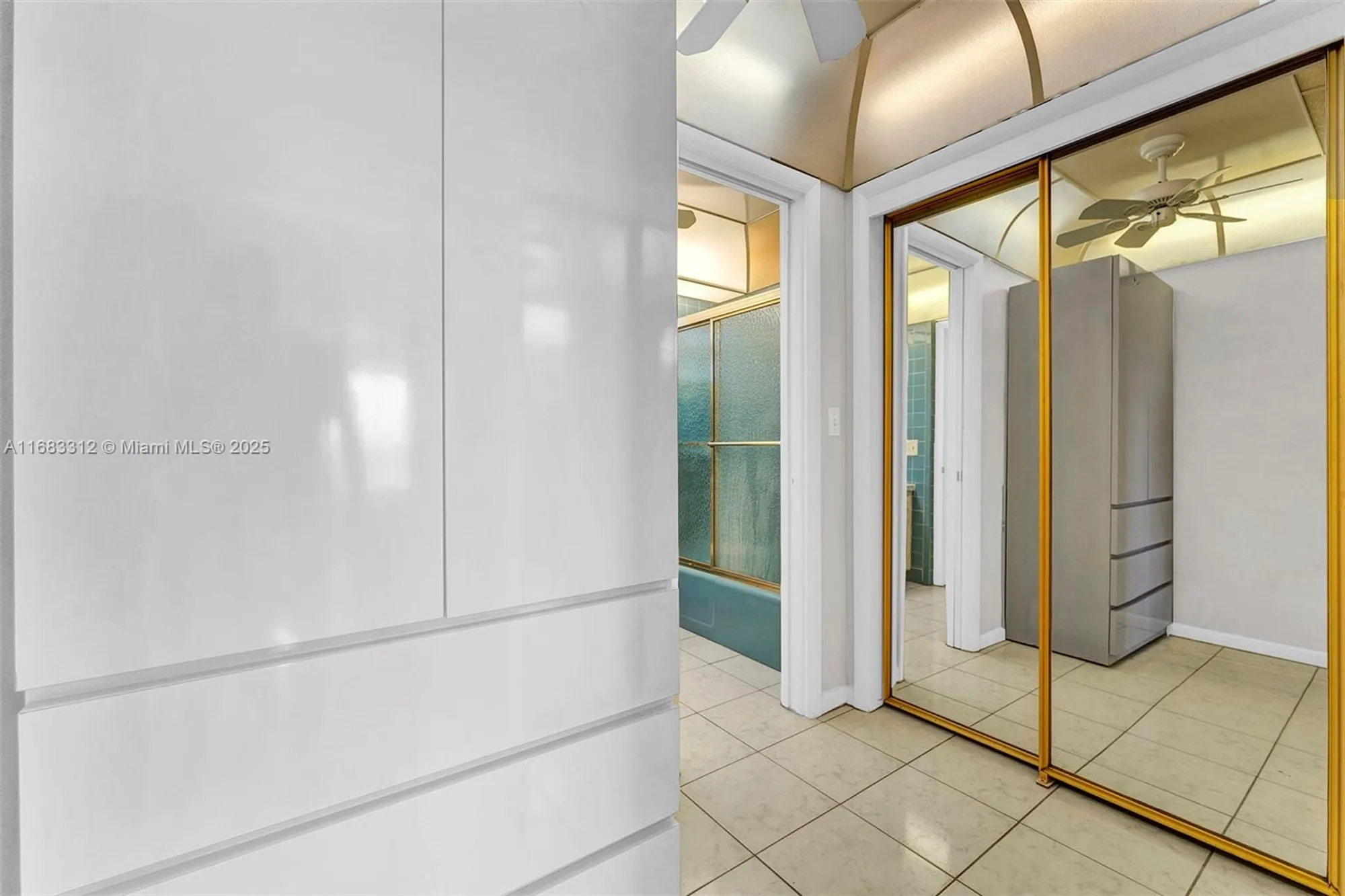 Property Slideshow image 18 of 26 | 330 se 2nd st 303f, Hallandale Beach, FL, 33009