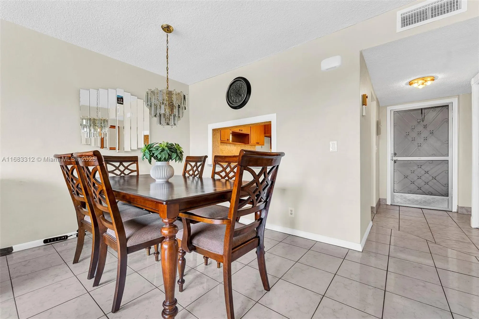 Property Slideshow image 8 of 26 | 330 se 2nd st 303f, Hallandale Beach, FL, 33009