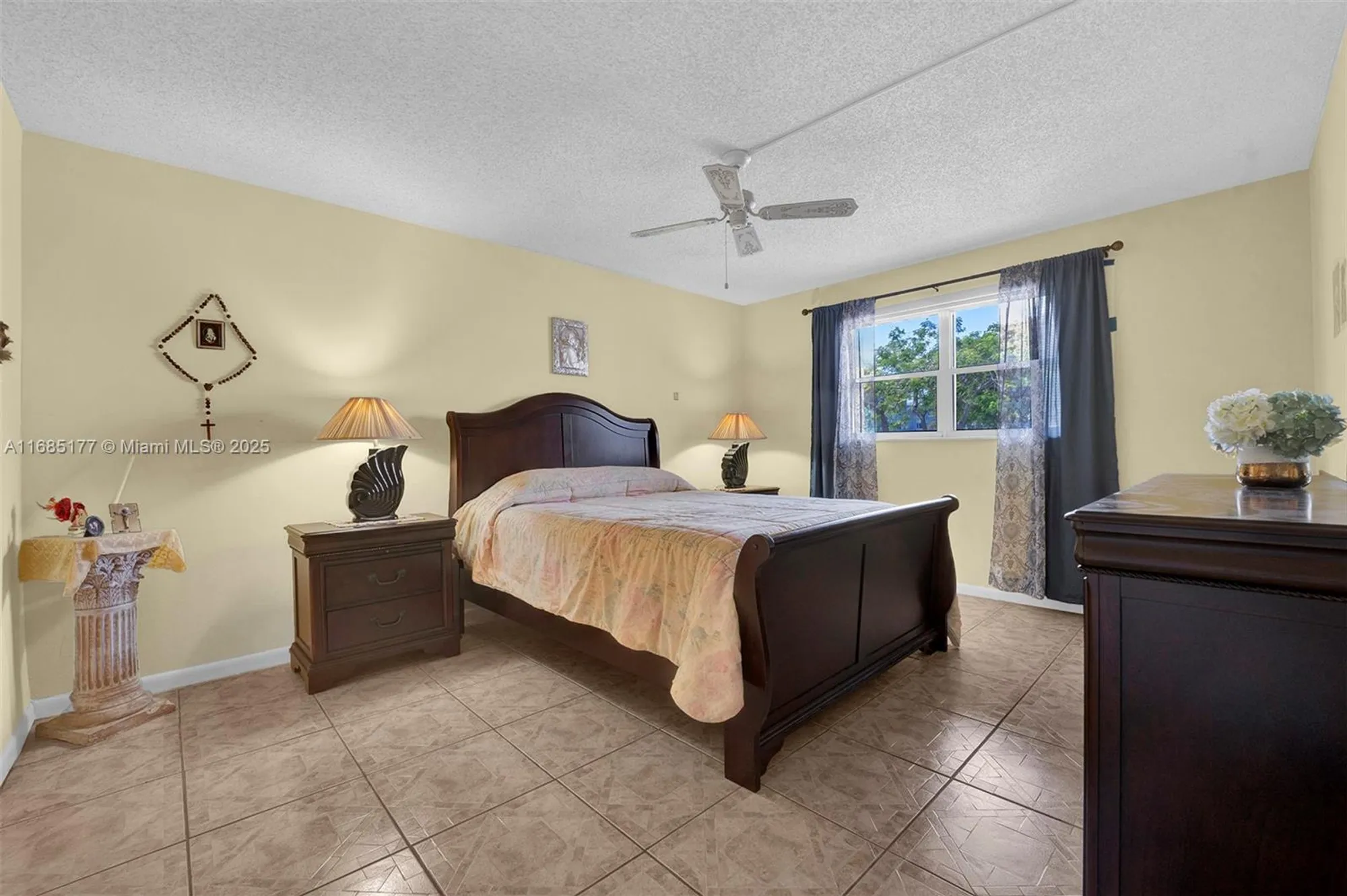 Property Slideshow image 15 of 25 | 410 se 2nd st 220, Hallandale Beach, FL, 33009