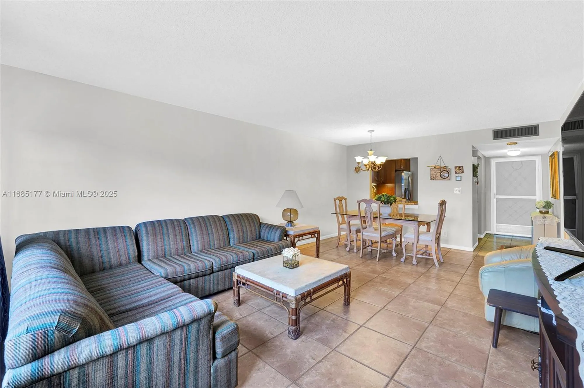 Property Slideshow image 10 of 25 | 410 se 2nd st 220, Hallandale Beach, FL, 33009