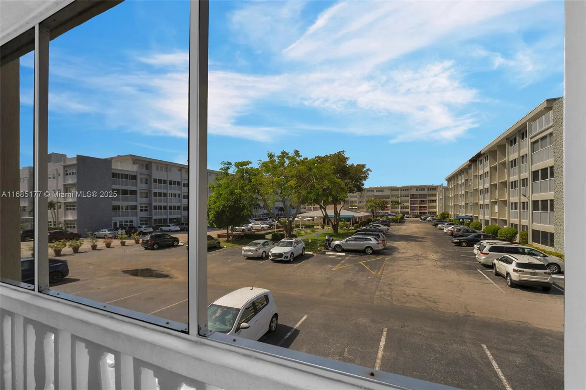 Property Slideshow image 20 of 25 | 410 se 2nd st 220, Hallandale Beach, FL, 33009