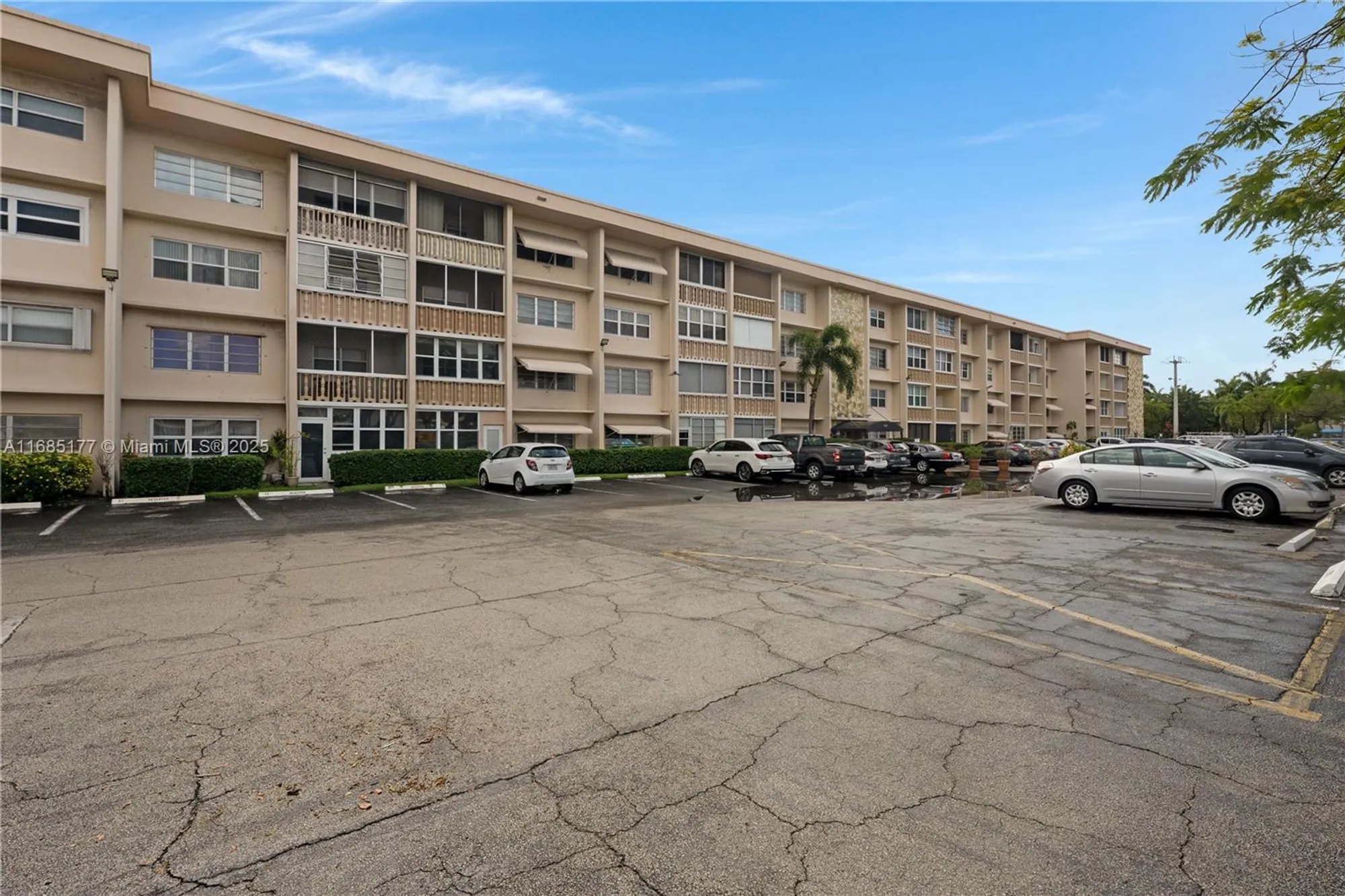 Property Slideshow image 22 of 25 | 410 se 2nd st 220, Hallandale Beach, FL, 33009