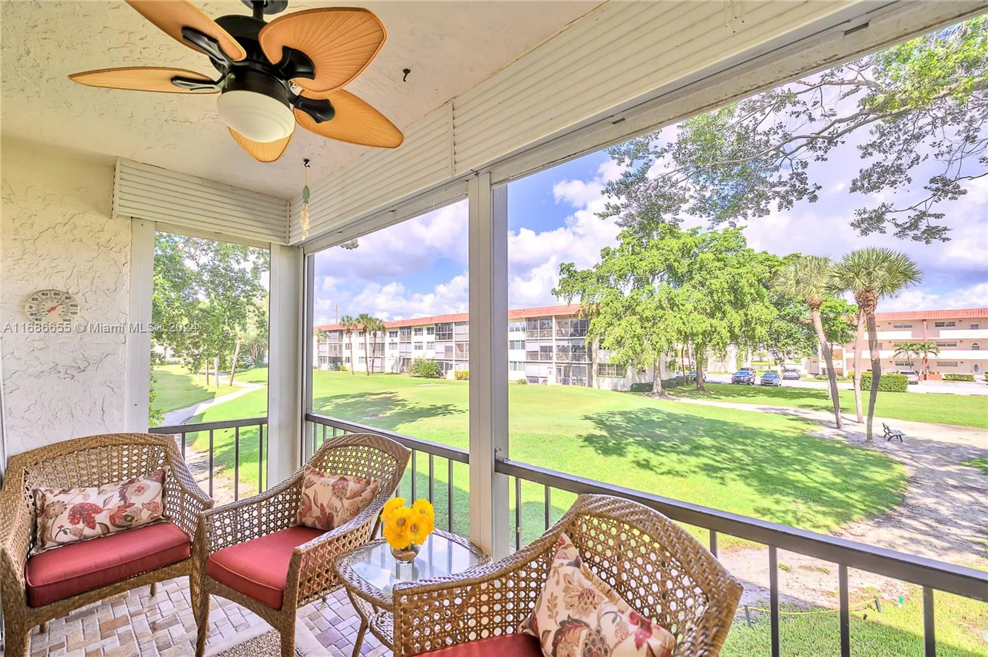 Property Slideshow image 16 of 36 | 671 s hollybrook dr 210, Pembroke Pines, FL, 33025
