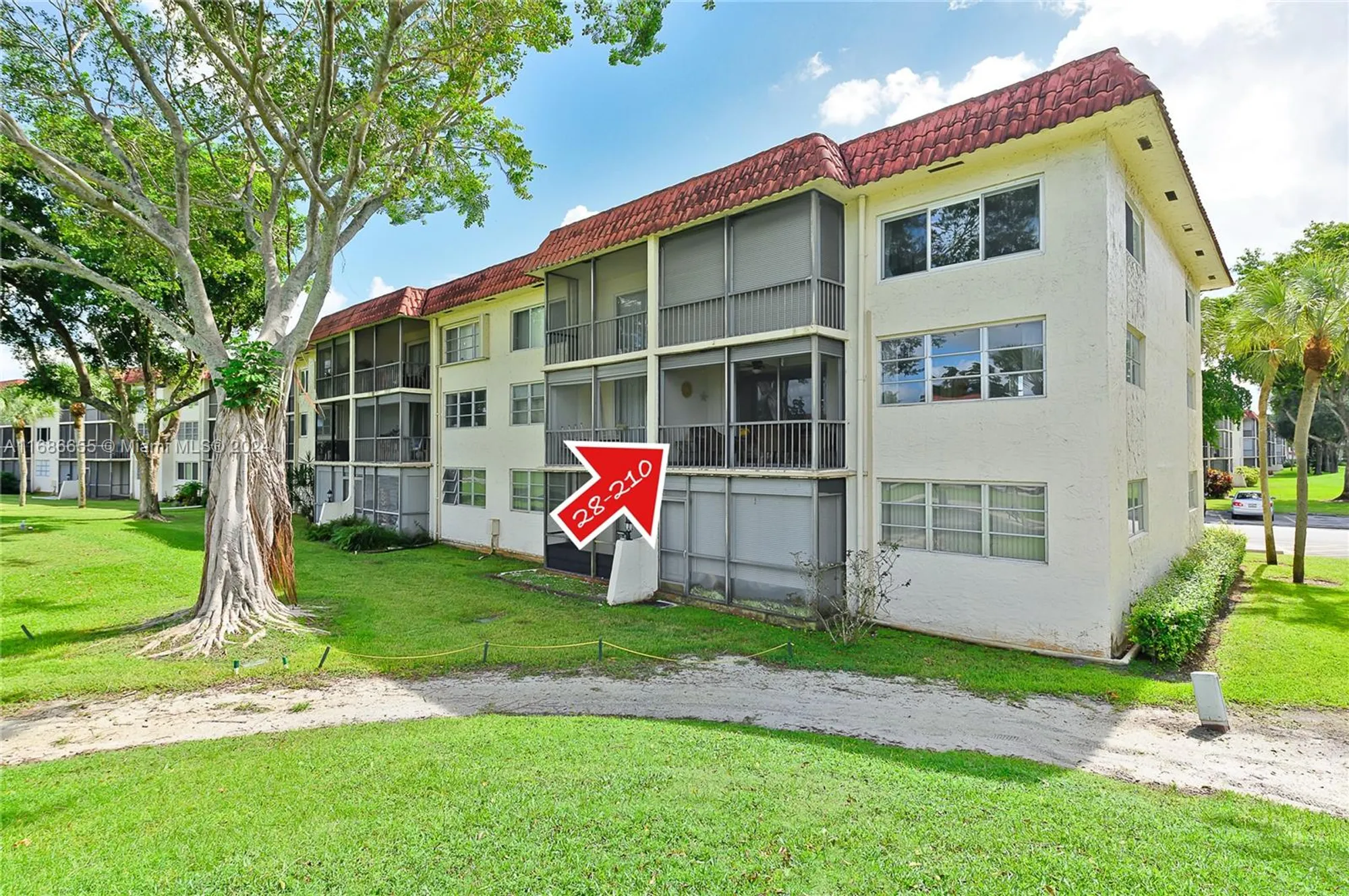 Property Slideshow image 17 of 36 | 671 s hollybrook dr 210, Pembroke Pines, FL, 33025