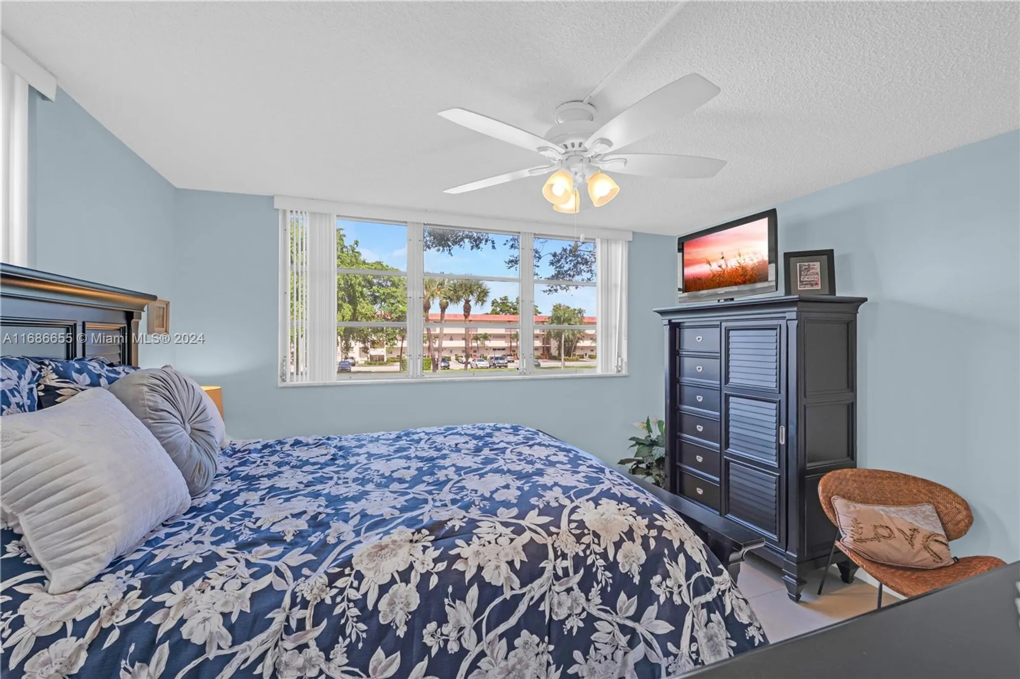 Property Slideshow image 12 of 36 | 671 s hollybrook dr 210, Pembroke Pines, FL, 33025