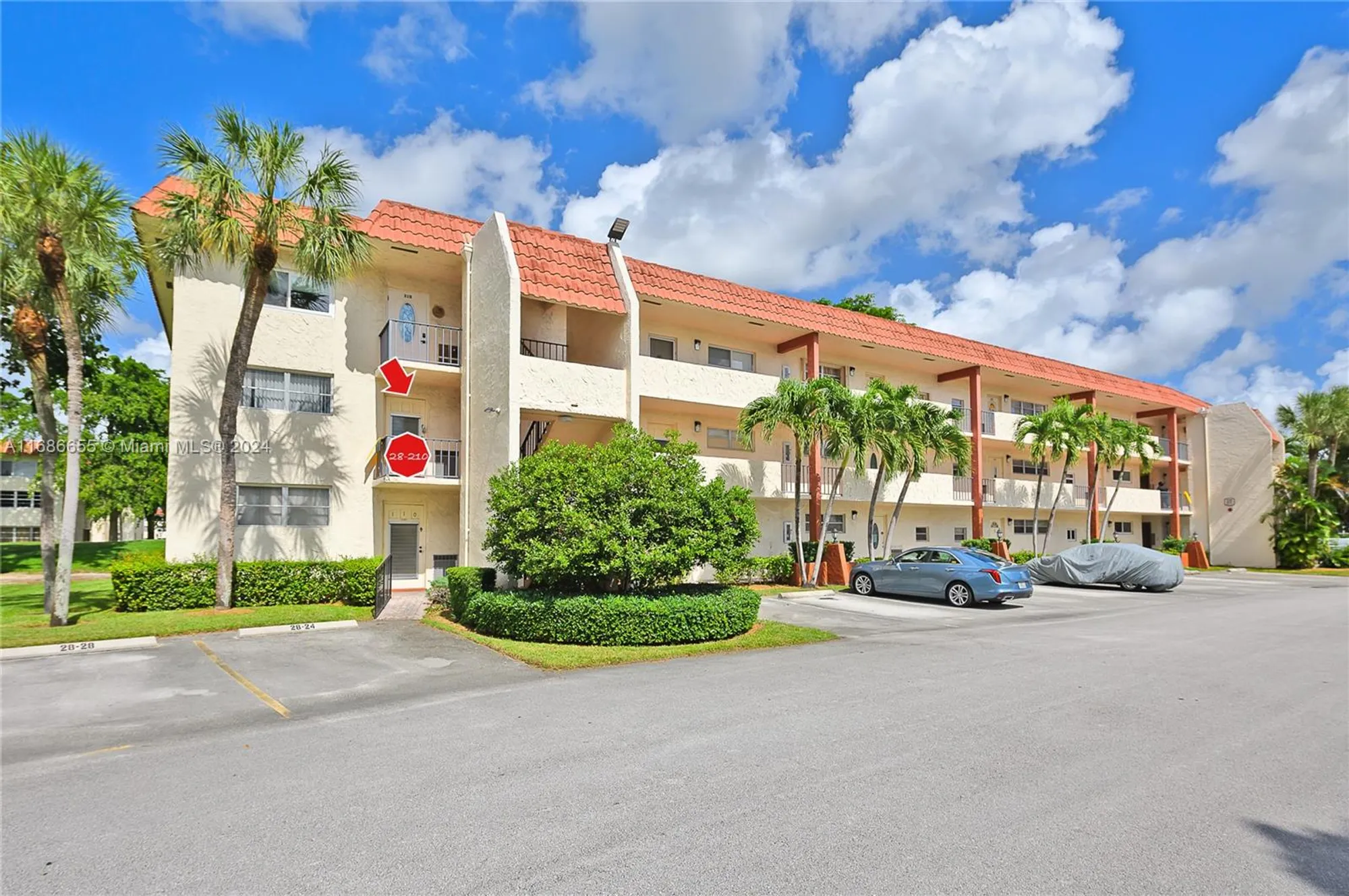 Property Slideshow image 4 of 36 | 671 s hollybrook dr 210, Pembroke Pines, FL, 33025