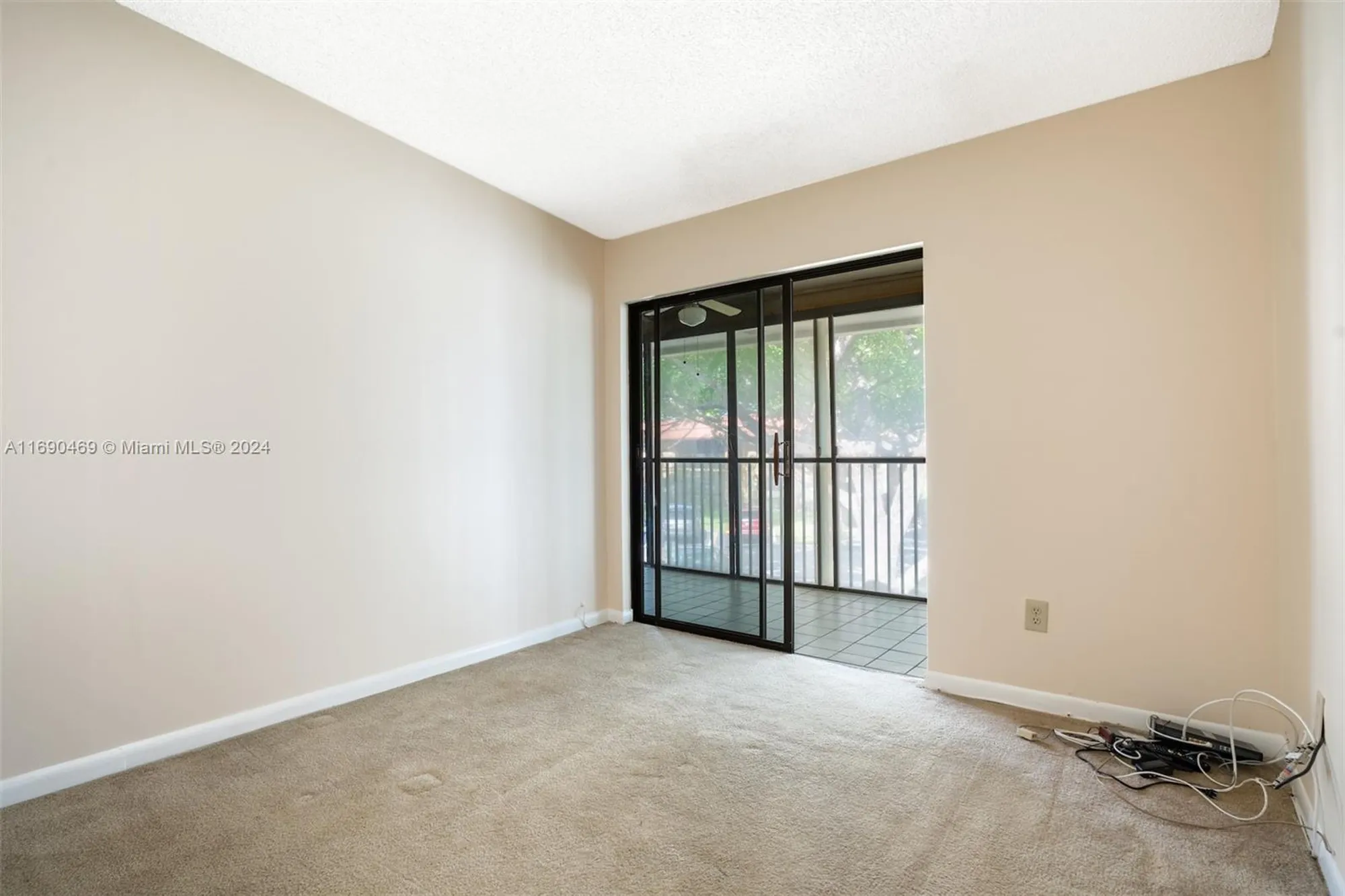 Property Slideshow image 16 of 32 | 10869 w clairmont cir # 209, Tamarac, FL, 33321