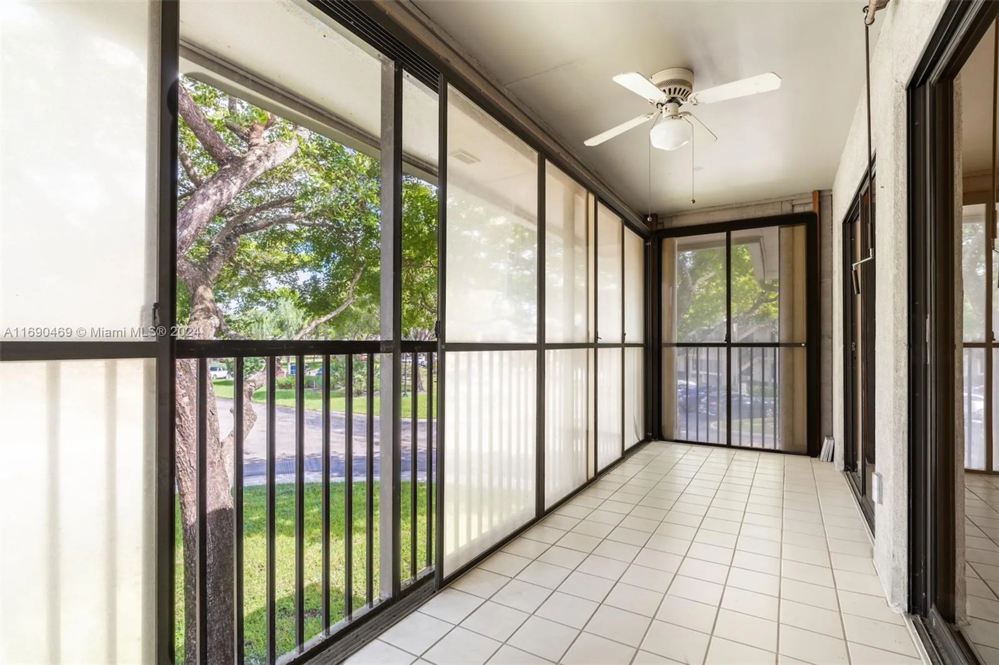 Property Slideshow image 18 of 32 | 10869 w clairmont cir # 209, Tamarac, FL, 33321