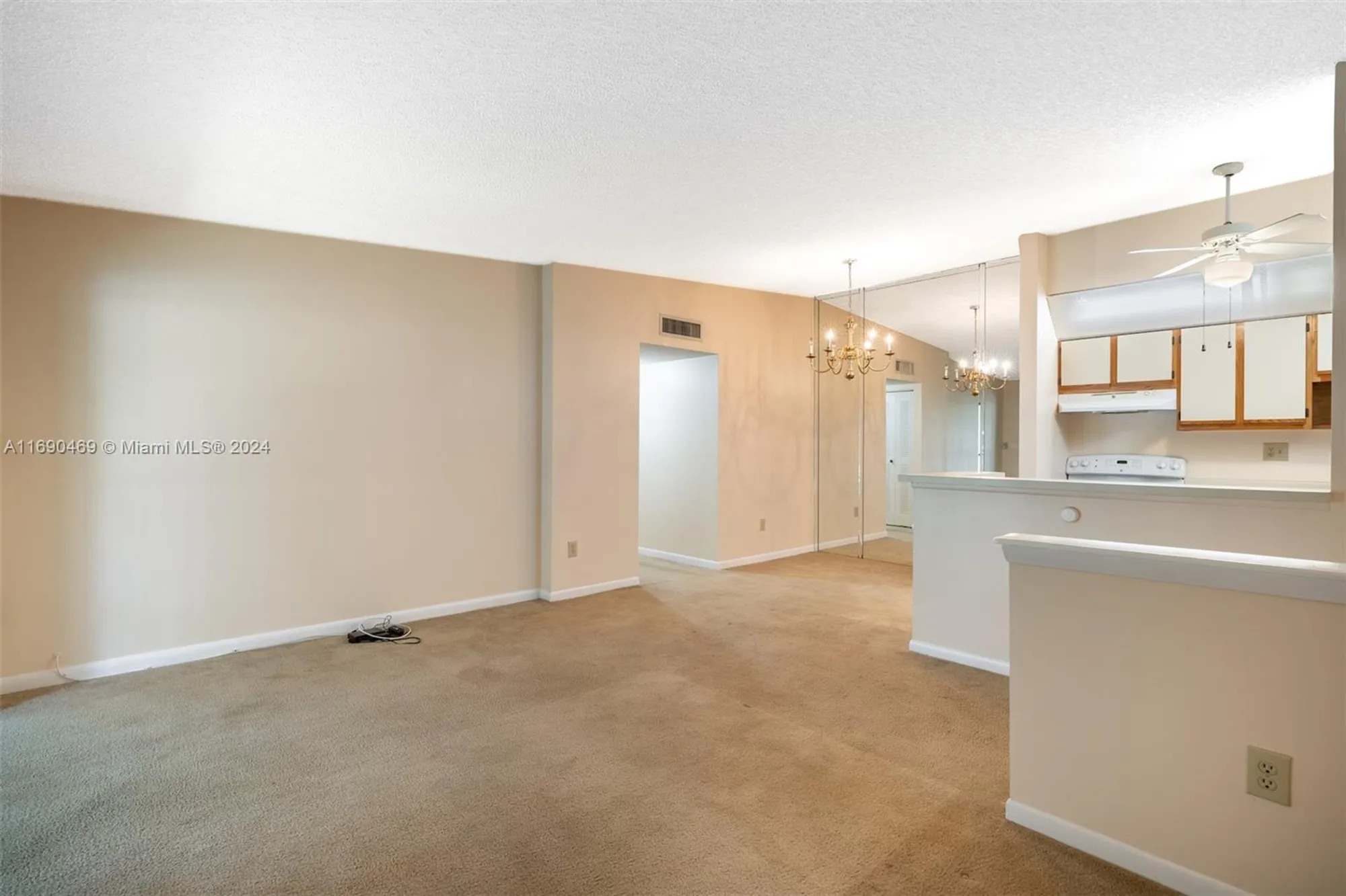 Property Slideshow image 10 of 32 | 10869 w clairmont cir # 209, Tamarac, FL, 33321