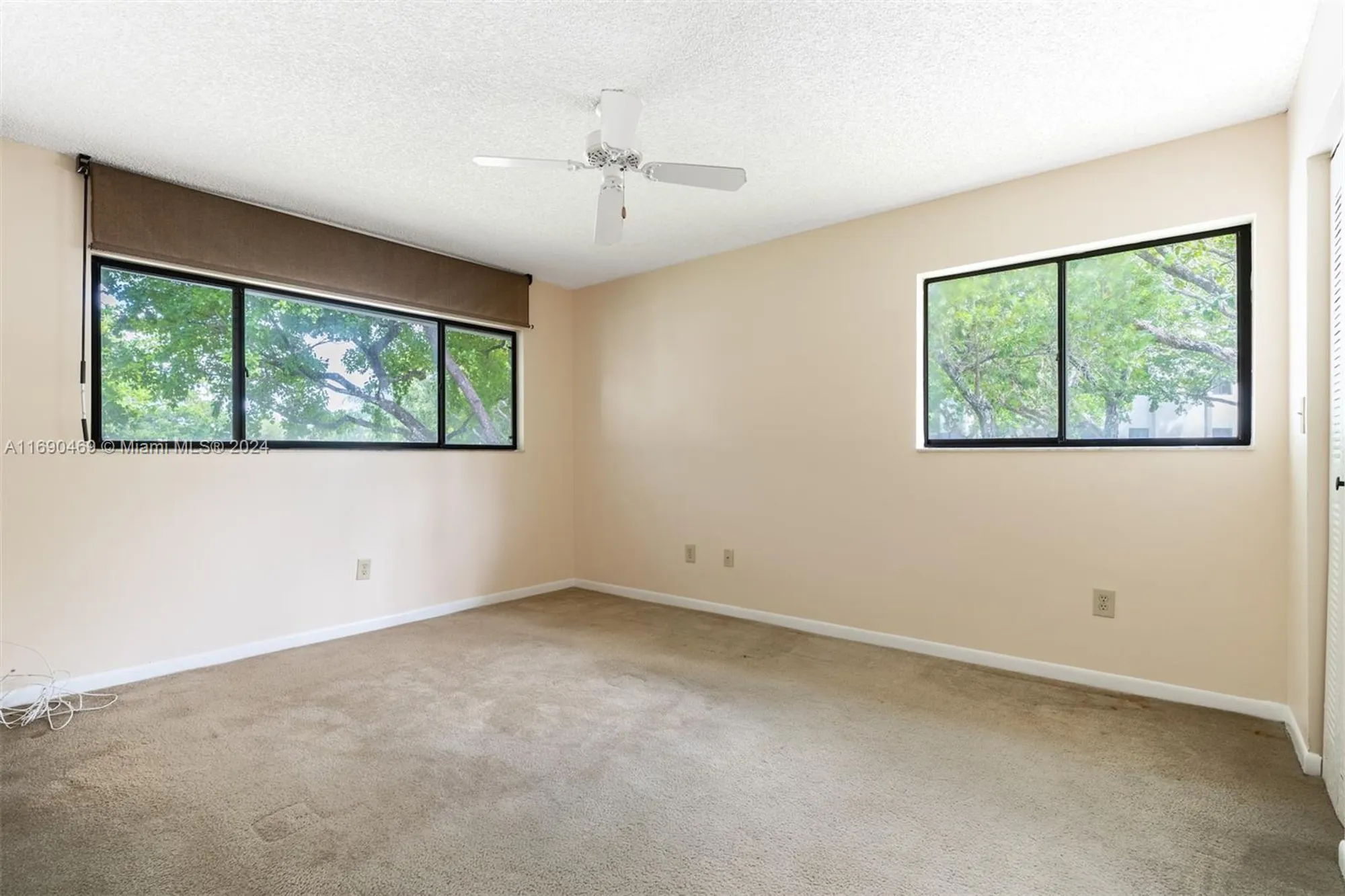Property Slideshow image 12 of 32 | 10869 w clairmont cir # 209, Tamarac, FL, 33321