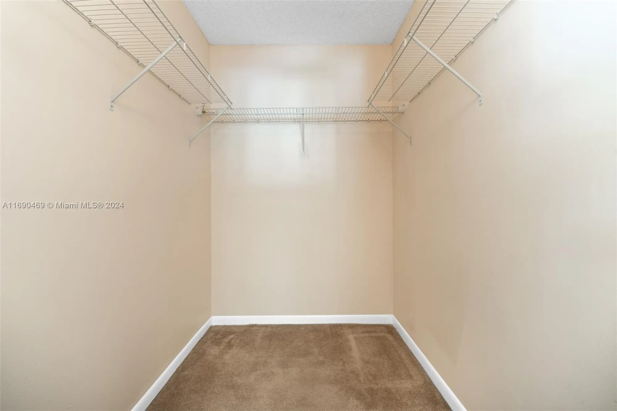 Property Slideshow image 13 of 32 | 10869 w clairmont cir # 209, Tamarac, FL, 33321