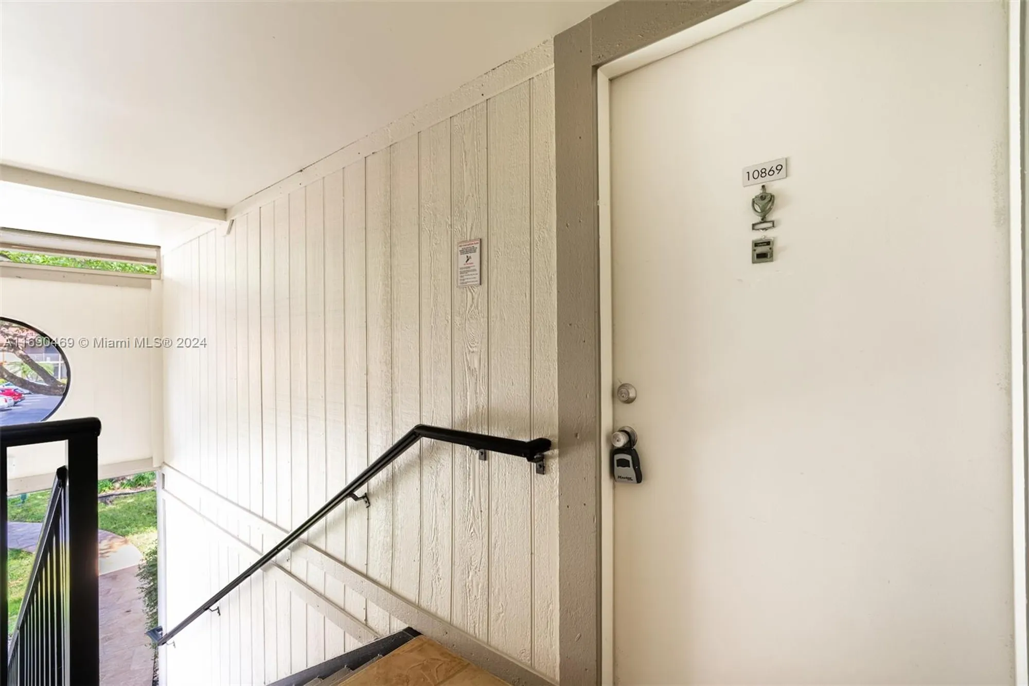 Property Slideshow image 21 of 32 | 10869 w clairmont cir # 209, Tamarac, FL, 33321