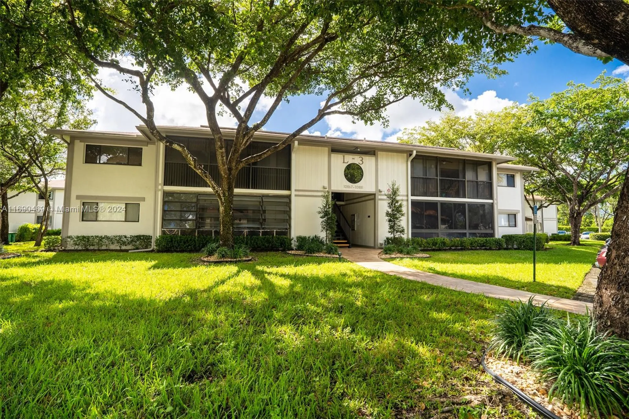 Property Slideshow image 31 of 32 | 10869 w clairmont cir # 209, Tamarac, FL, 33321