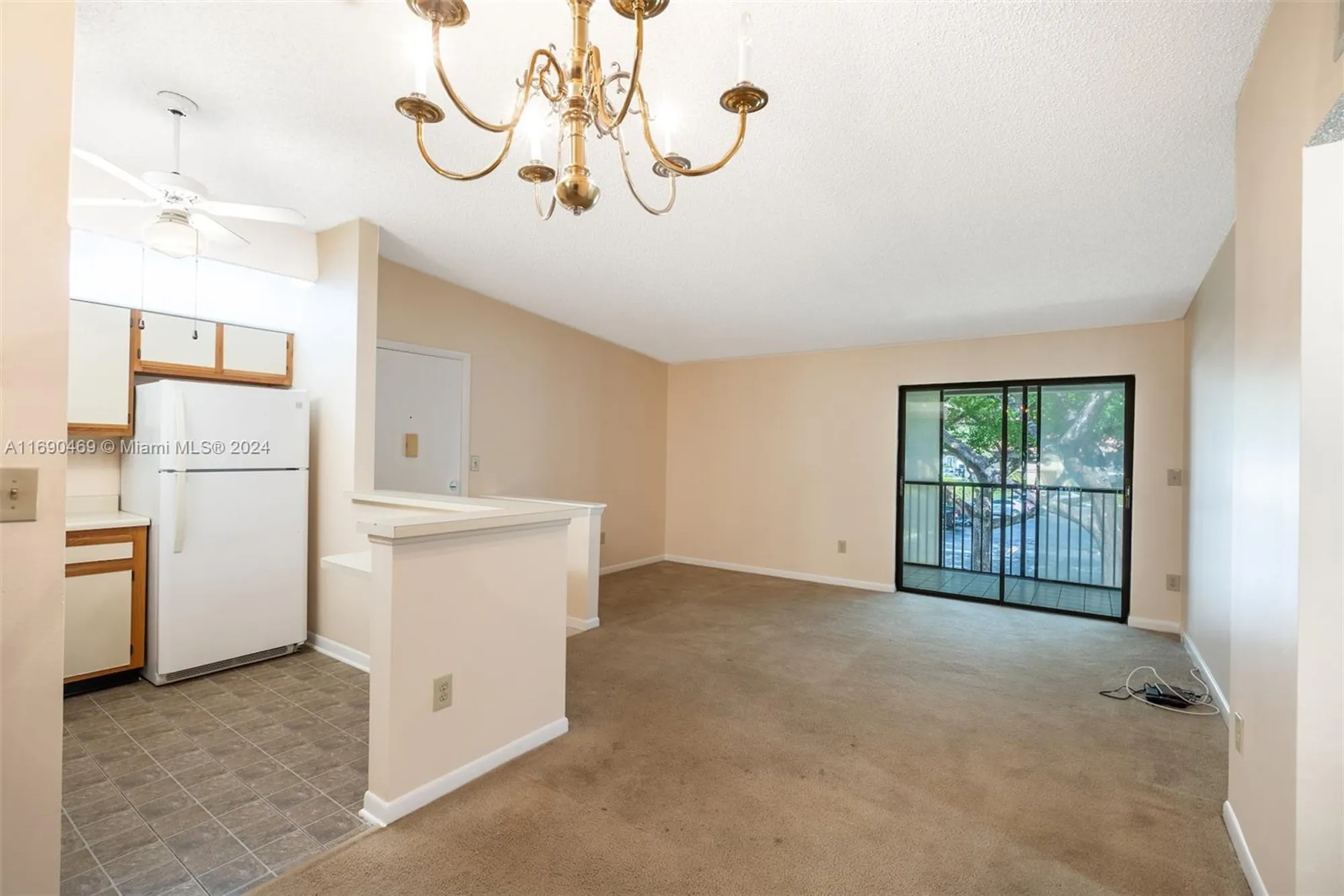 Property Slideshow image 5 of 32 | 10869 w clairmont cir # 209, Tamarac, FL, 33321