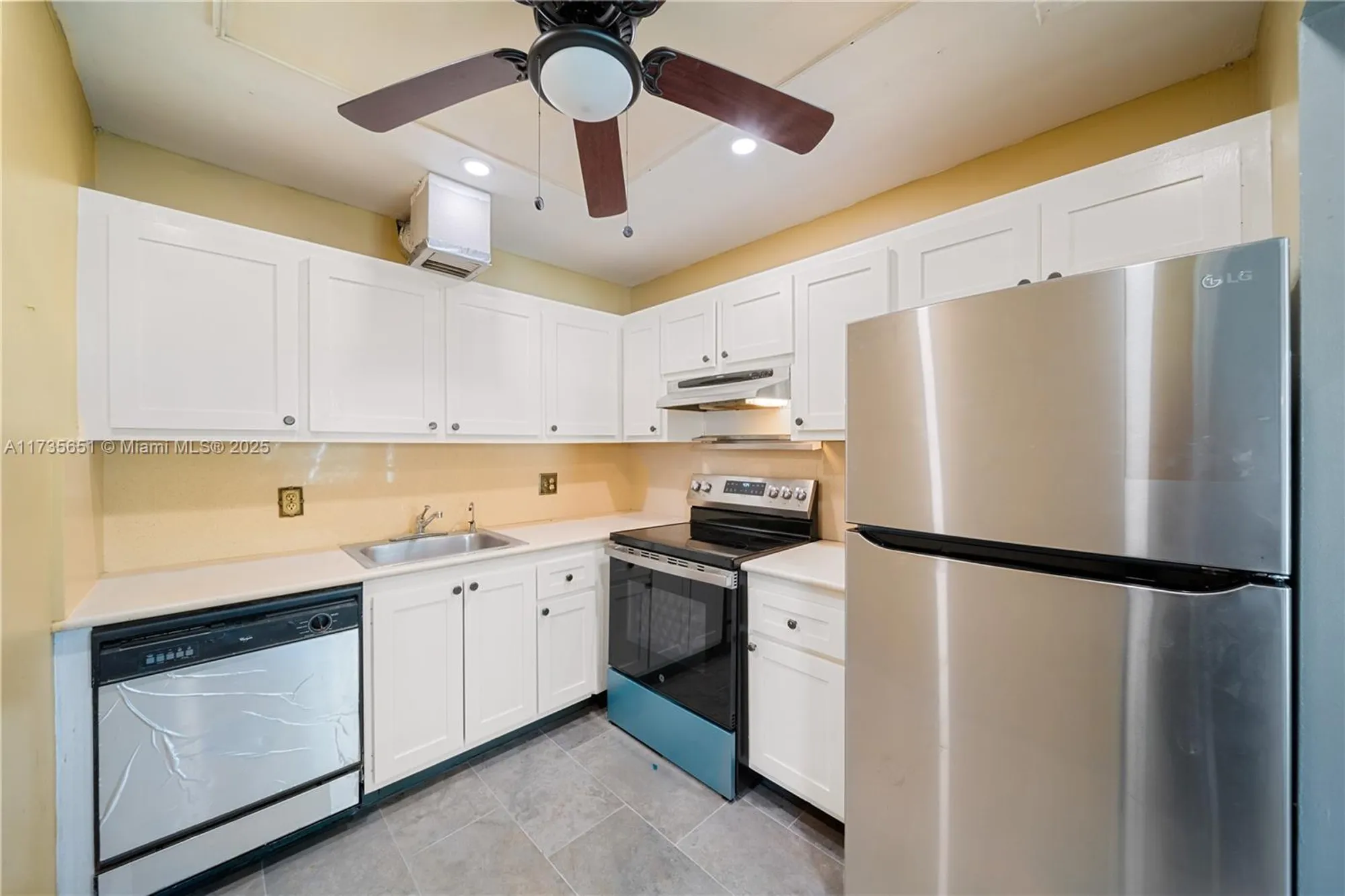Property Slideshow image 1 of 24 | 13455 sw 3rd st 302s, Pembroke Pines, FL, 33027