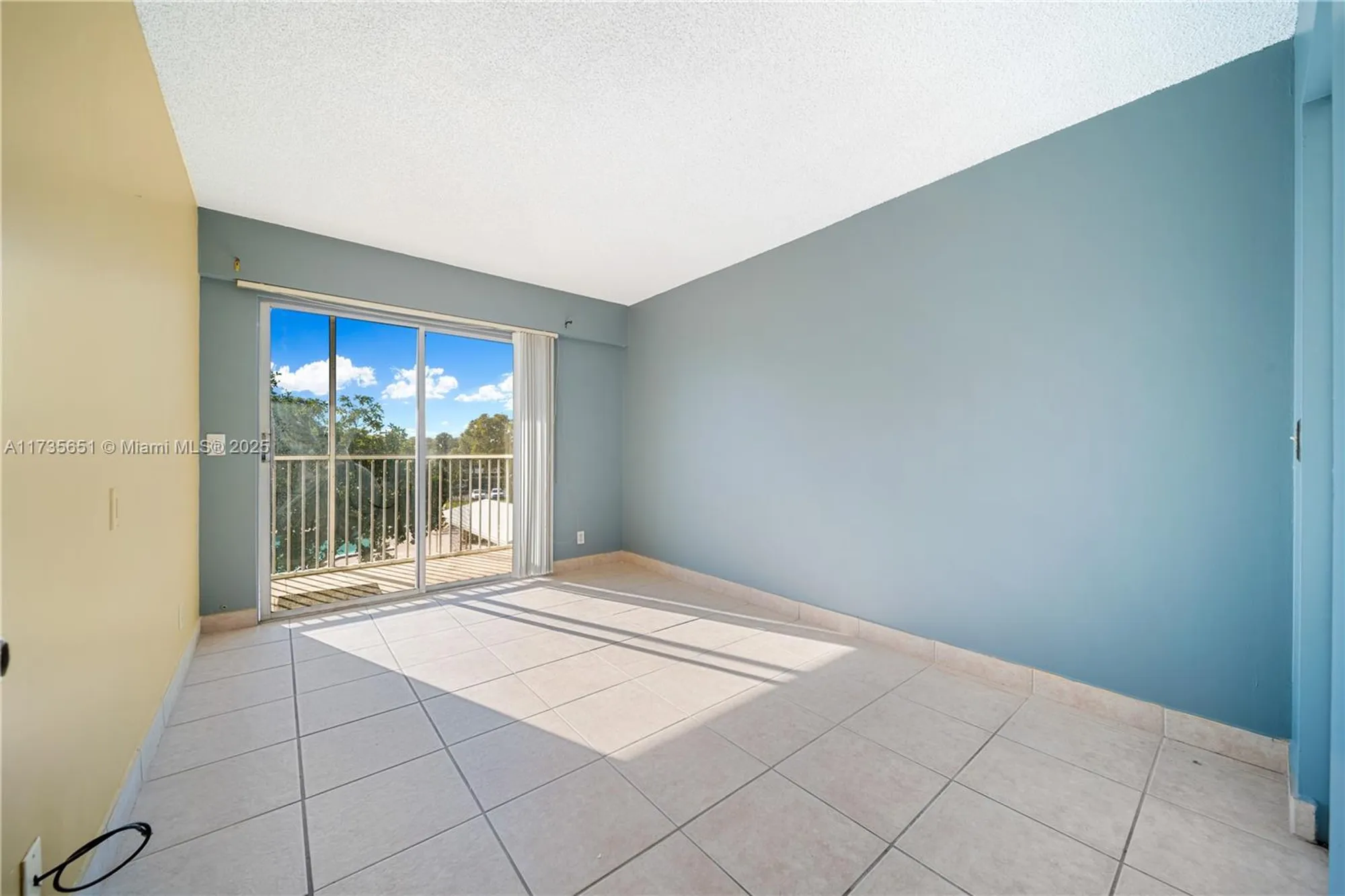 Property Slideshow image 4 of 24 | 13455 sw 3rd st 302s, Pembroke Pines, FL, 33027