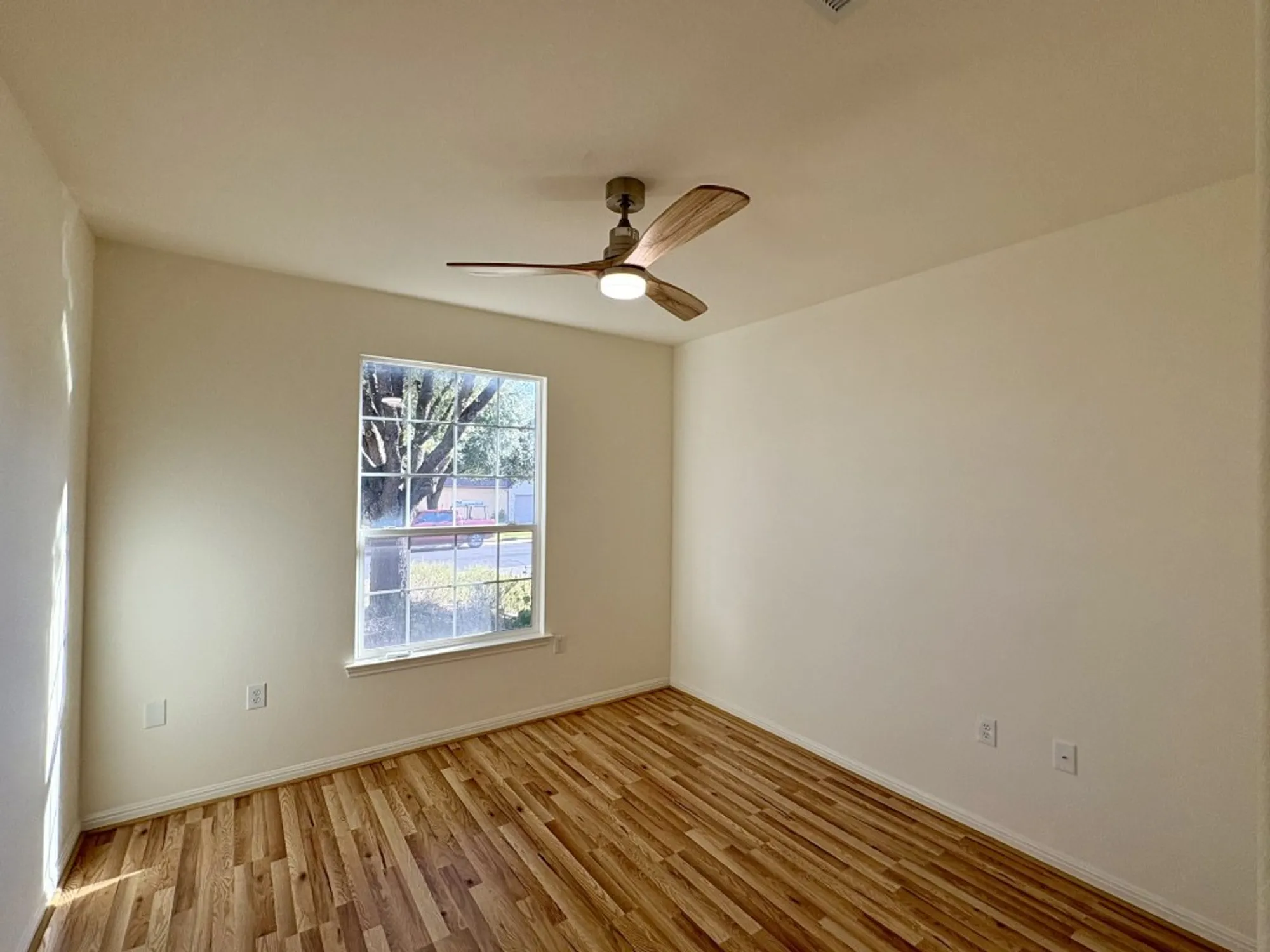 Property Slideshow image 9 of 14 | 106 prospector pass, Georgetown, TX, 78633