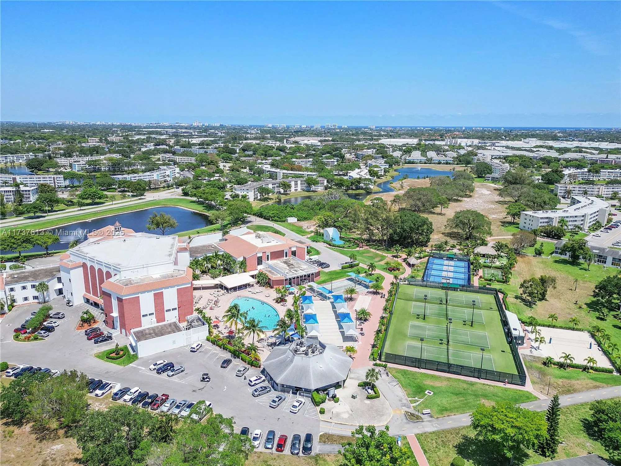 Property Slideshow image 27 of 39 | 143 oakridge j # 143, Deerfield Beach, FL, 33442