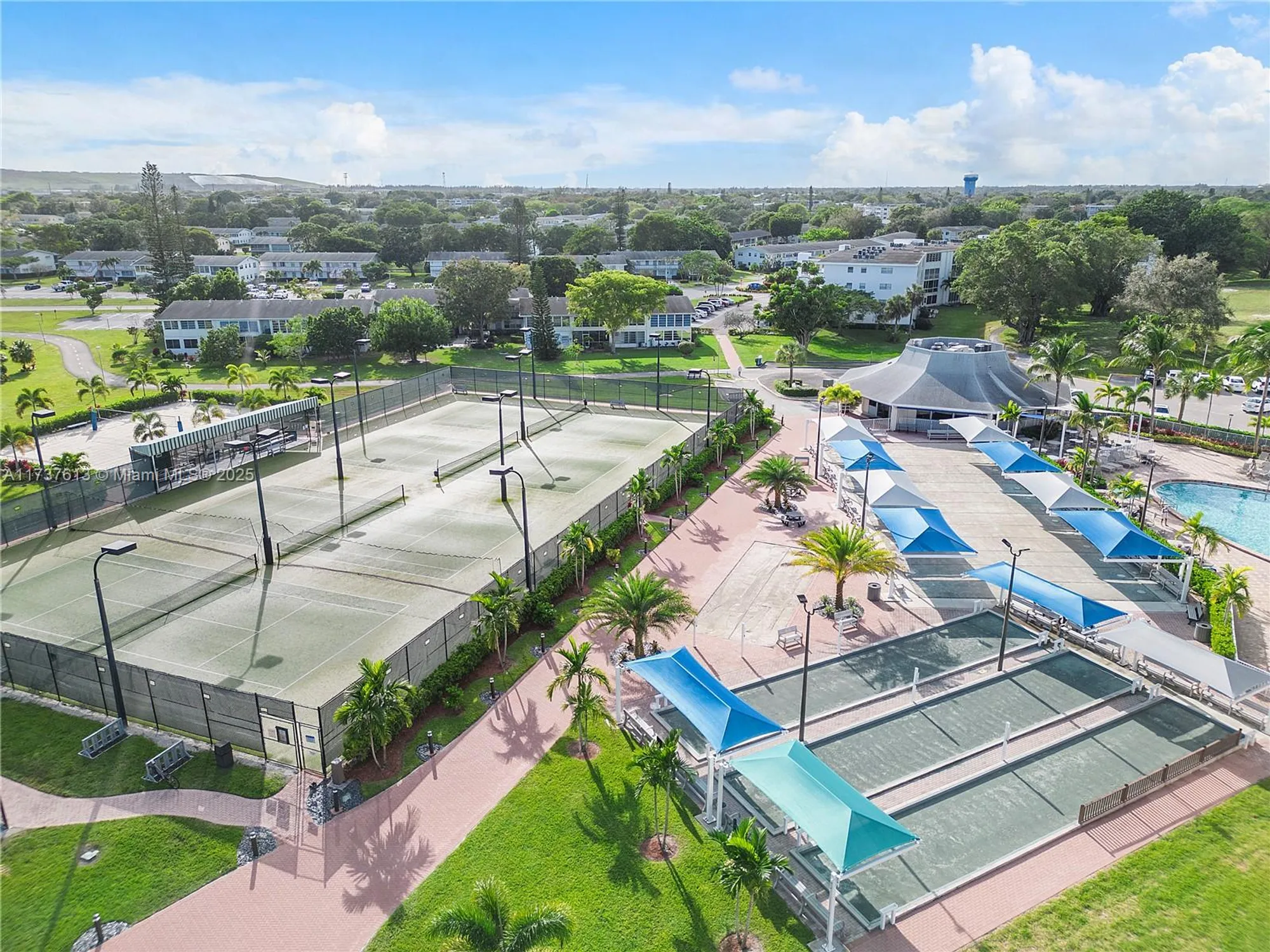 Property Slideshow image 36 of 39 | 143 oakridge j # 143, Deerfield Beach, FL, 33442